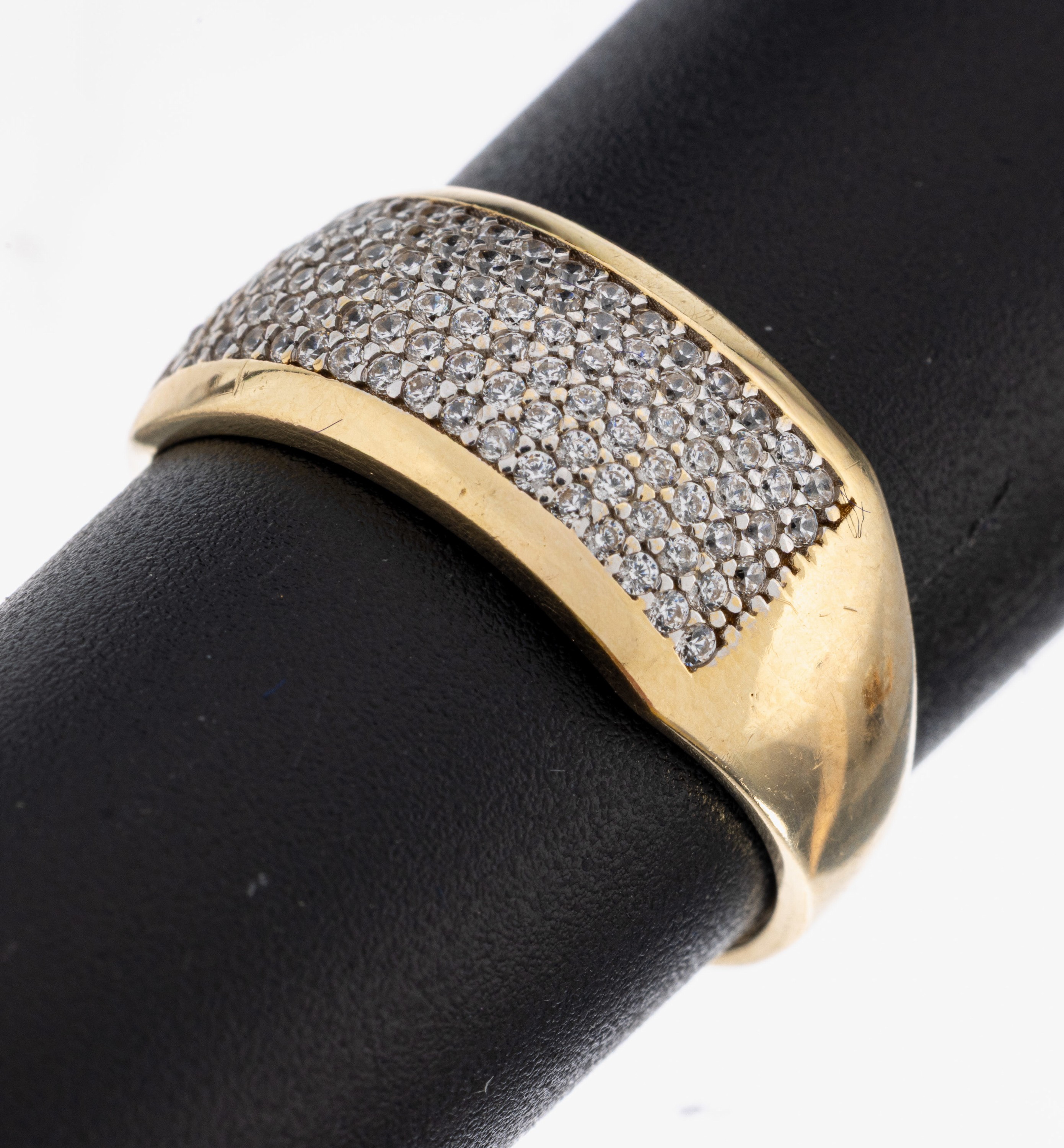 Image 27010522 - 14 kt Gold Ring, GG 585/000, 105 Diamantimitationen, RW 57, ca. 2.3 g Schätzpreis: ...