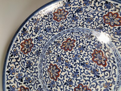 27010504c - Paar Teller, China, um 1900, , Porzellan, unterglasurblauer Dekor, Rot und Golden ...