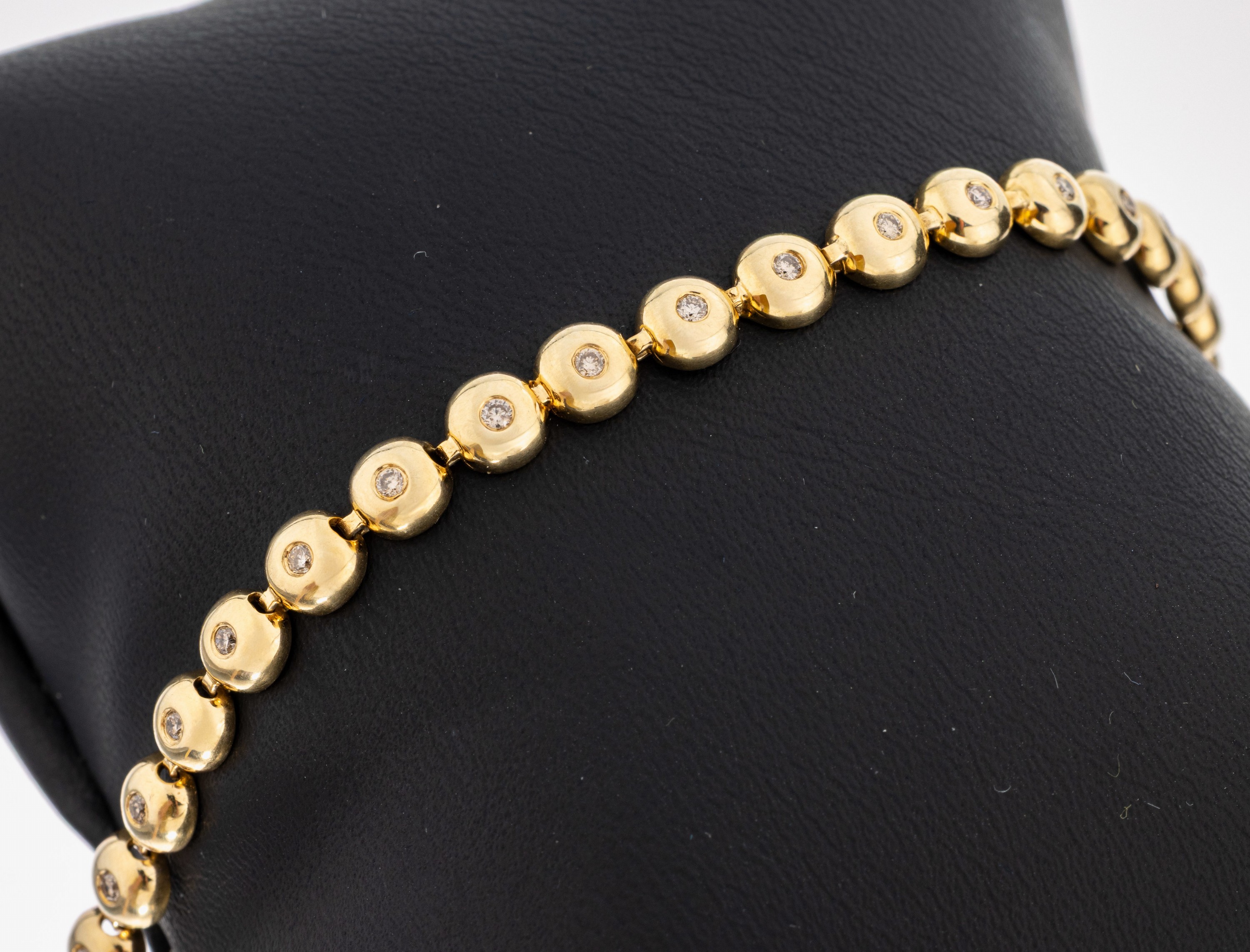 Image 27010617 - 14 kt Gold Brillant-Armband, GG 585/000, 36Brillanten zus. ca. 0.50 ct (grav.) ...