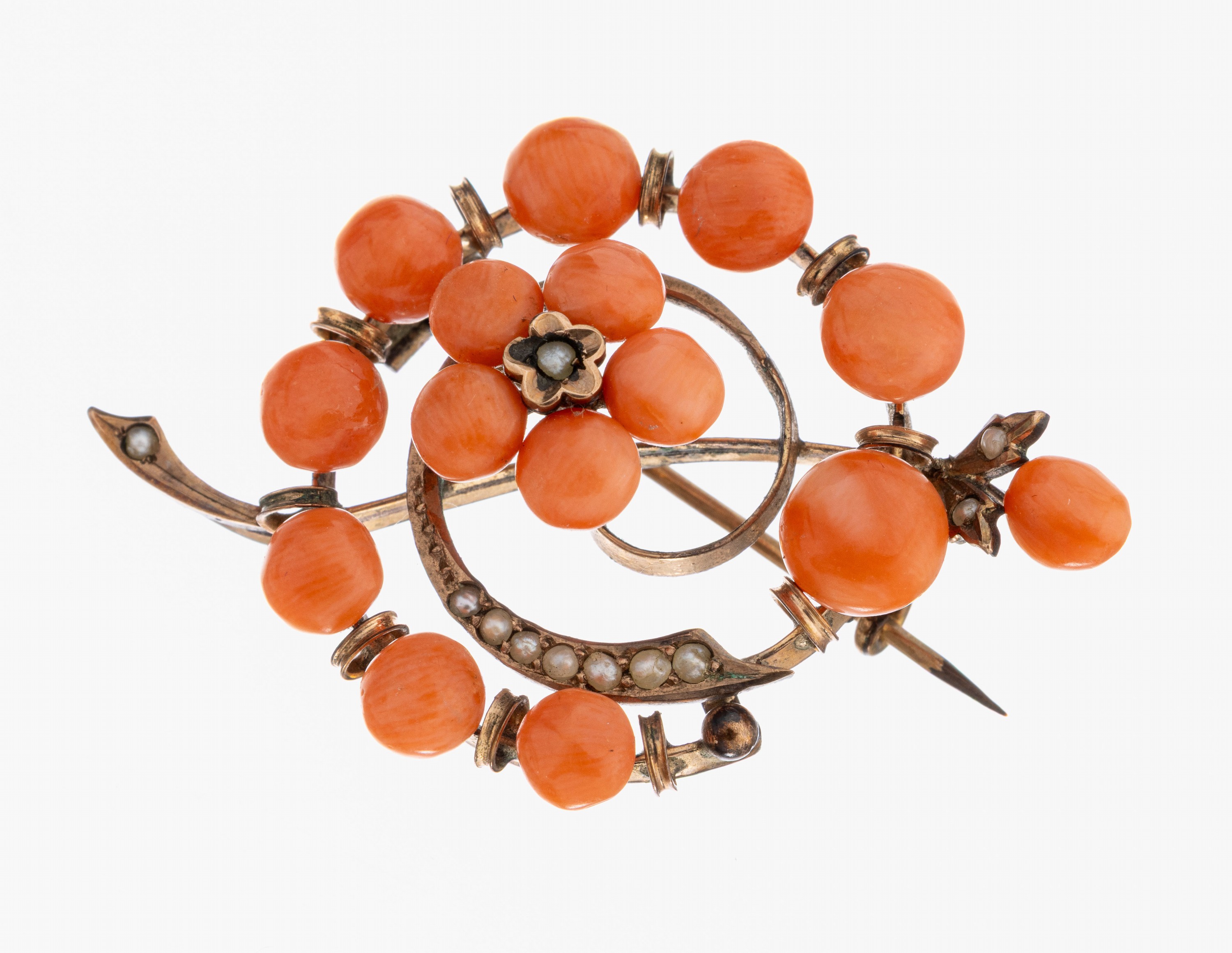 Image 27010656 - Korallen-Perl-Brosche, um 1900, Metall verg., geschwungene Gestaltung, 13 Korallen- ...