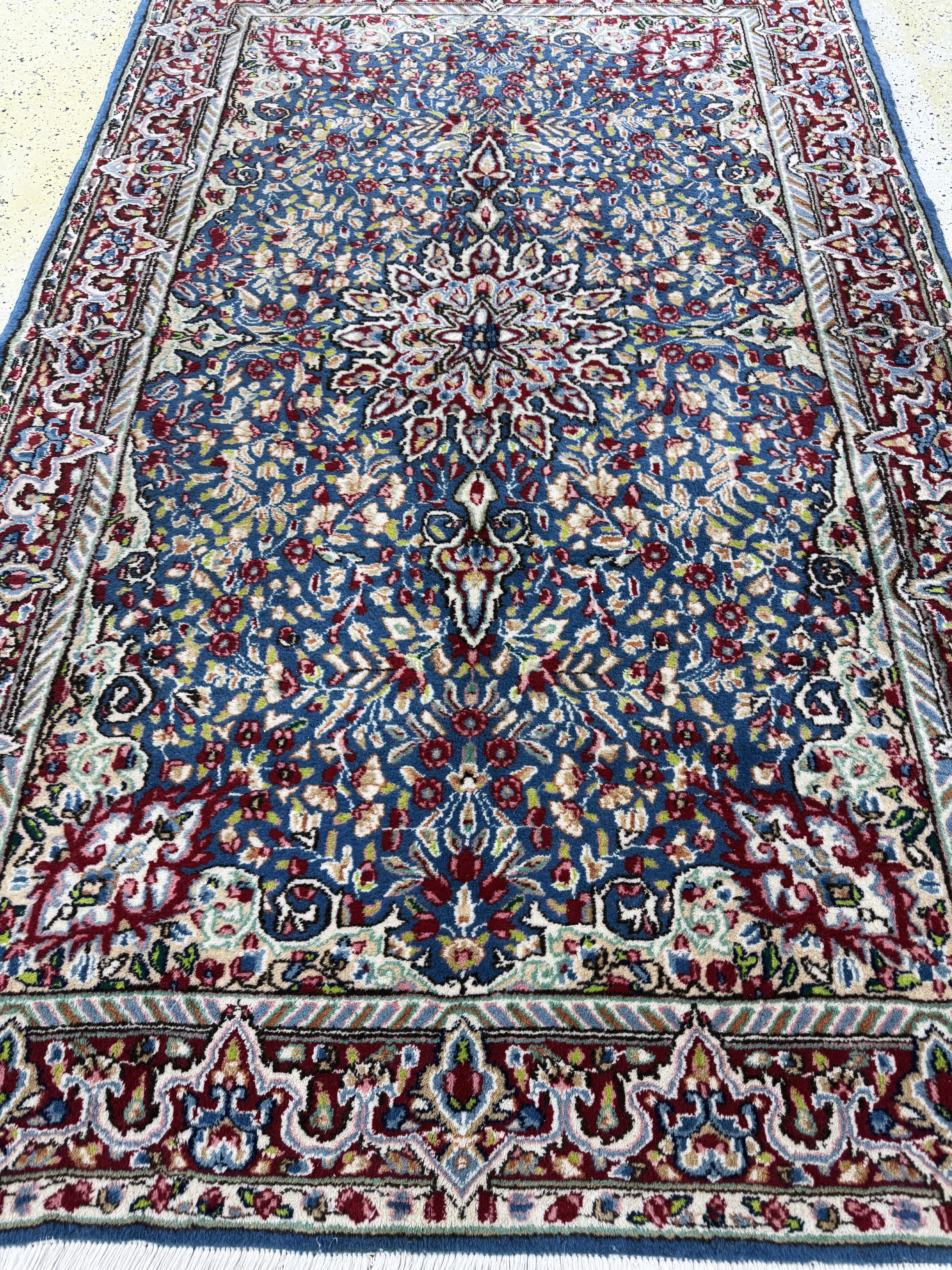 Detail e: Kerman, Persien, Ende 20.Jhd, Wolle auf Baumwolle, ca. 240 x 155 cm, EHZ: 2