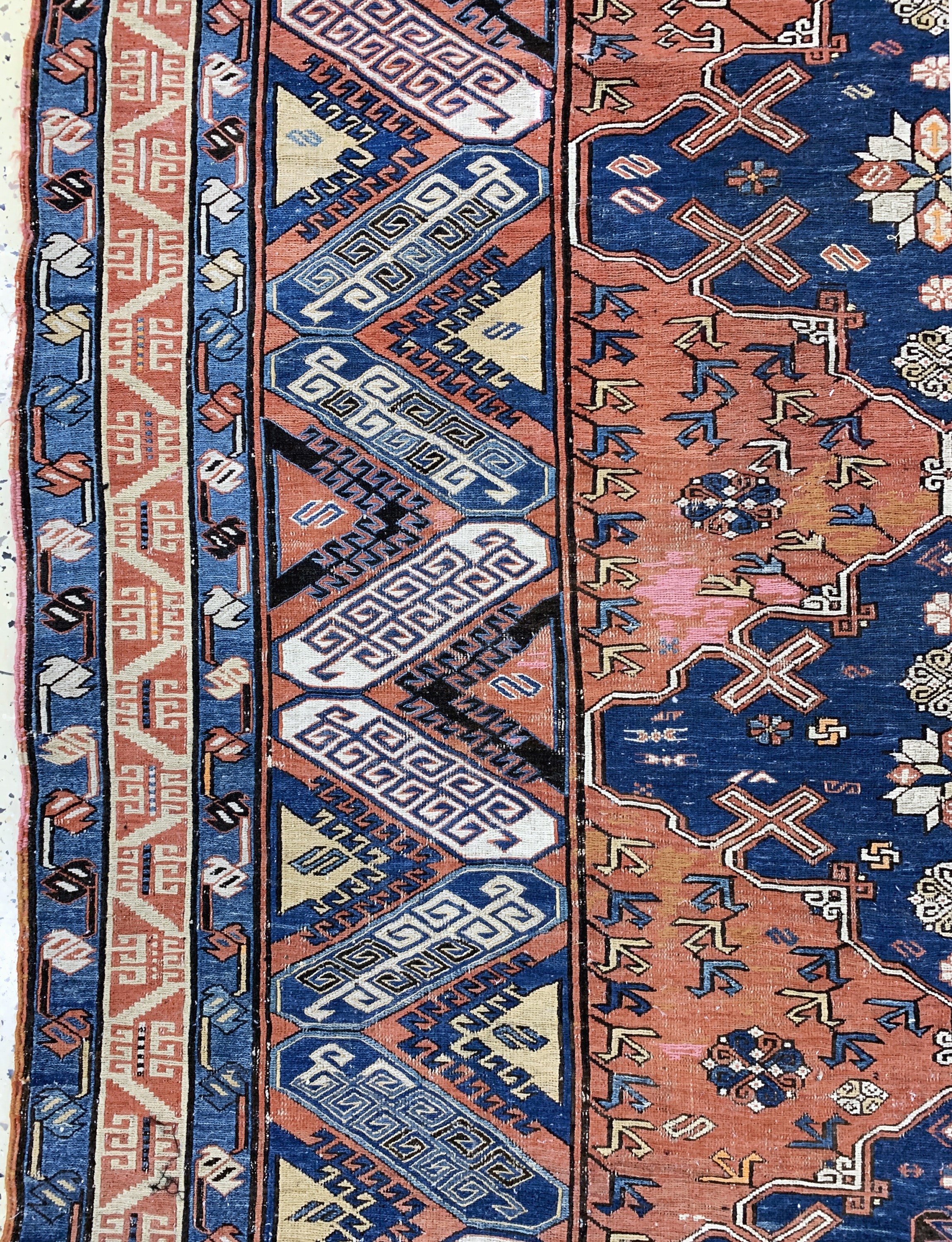 Detail d: Antiker Sumakh, Kaukasus, 19.Jhd, Wolle aufWolle, ca. 290 x 165 cm, EHZ: 2, (kleine Restaurierungen)
