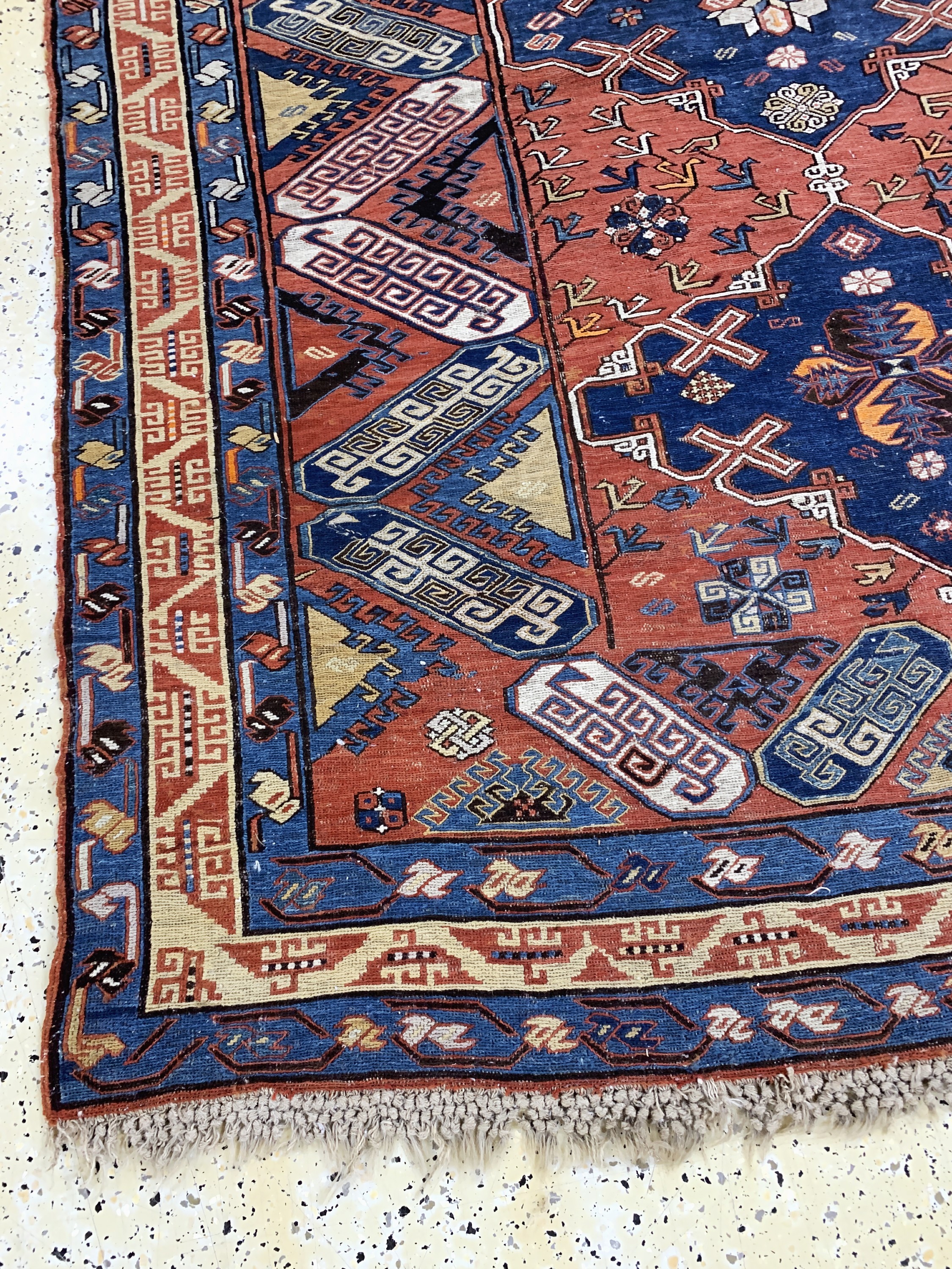 Detail g: Antiker Sumakh, Kaukasus, 19.Jhd, Wolle aufWolle, ca. 290 x 165 cm, EHZ: 2, (kleine Restaurierungen)