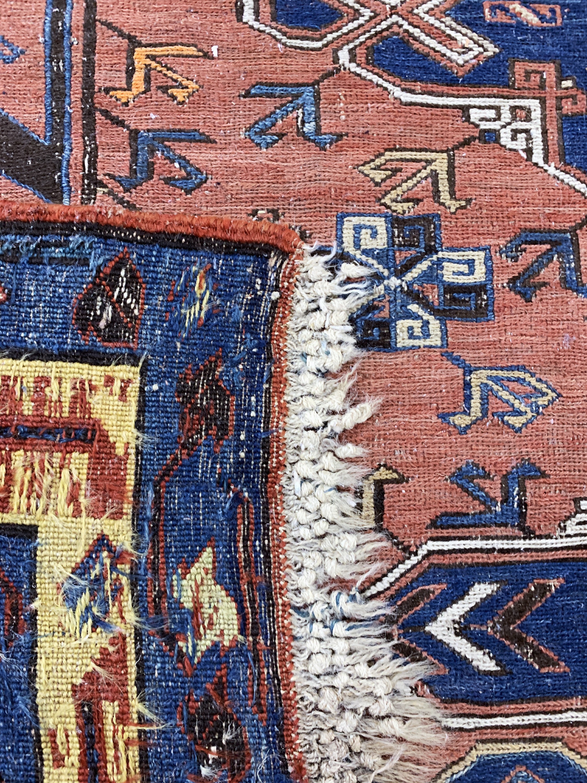 Detail i: Antiker Sumakh, Kaukasus, 19.Jhd, Wolle aufWolle, ca. 290 x 165 cm, EHZ: 2, (kleine Restaurierungen)