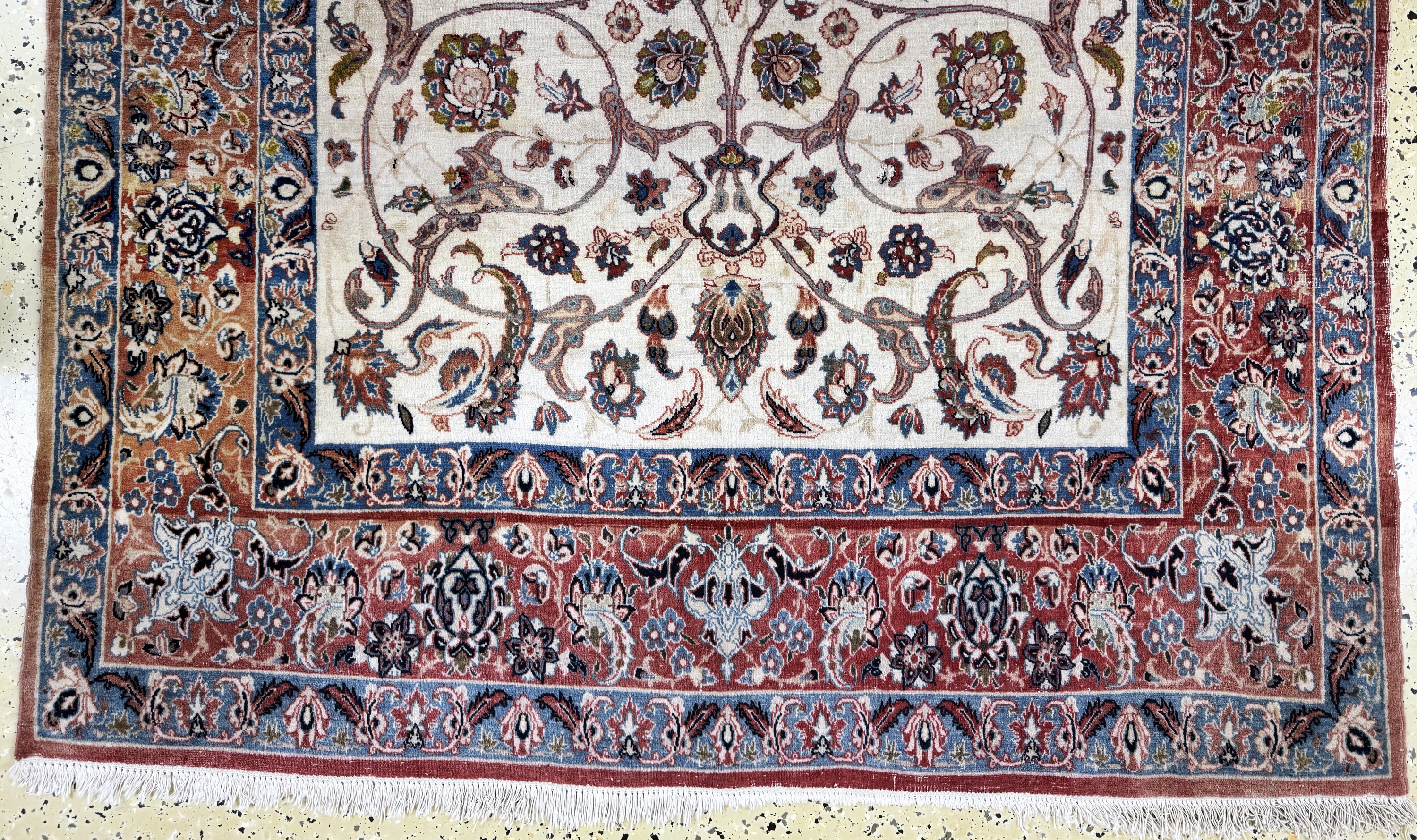 Detail c: Esfahan antik, Persien, um 1900, Korkwolle auf Baumwolle, ca. 235 x 145 cm, Reinigungsbedürftig, EHZ: 4