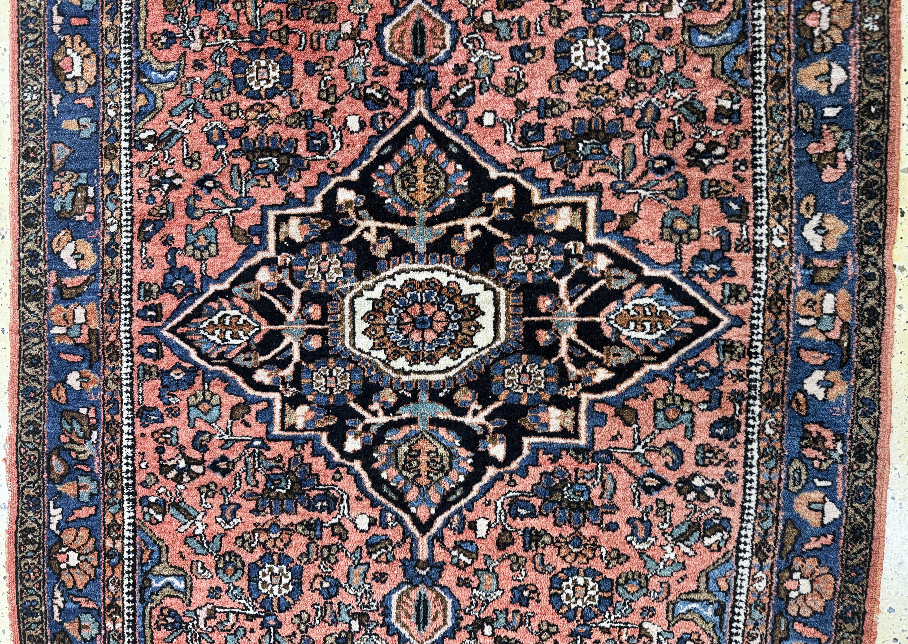 Detail b: Antiker Hamadan, Persien, um 1900, Wolle auf Baumwolle, ca. 205 x 140 cm, EHZ: 3