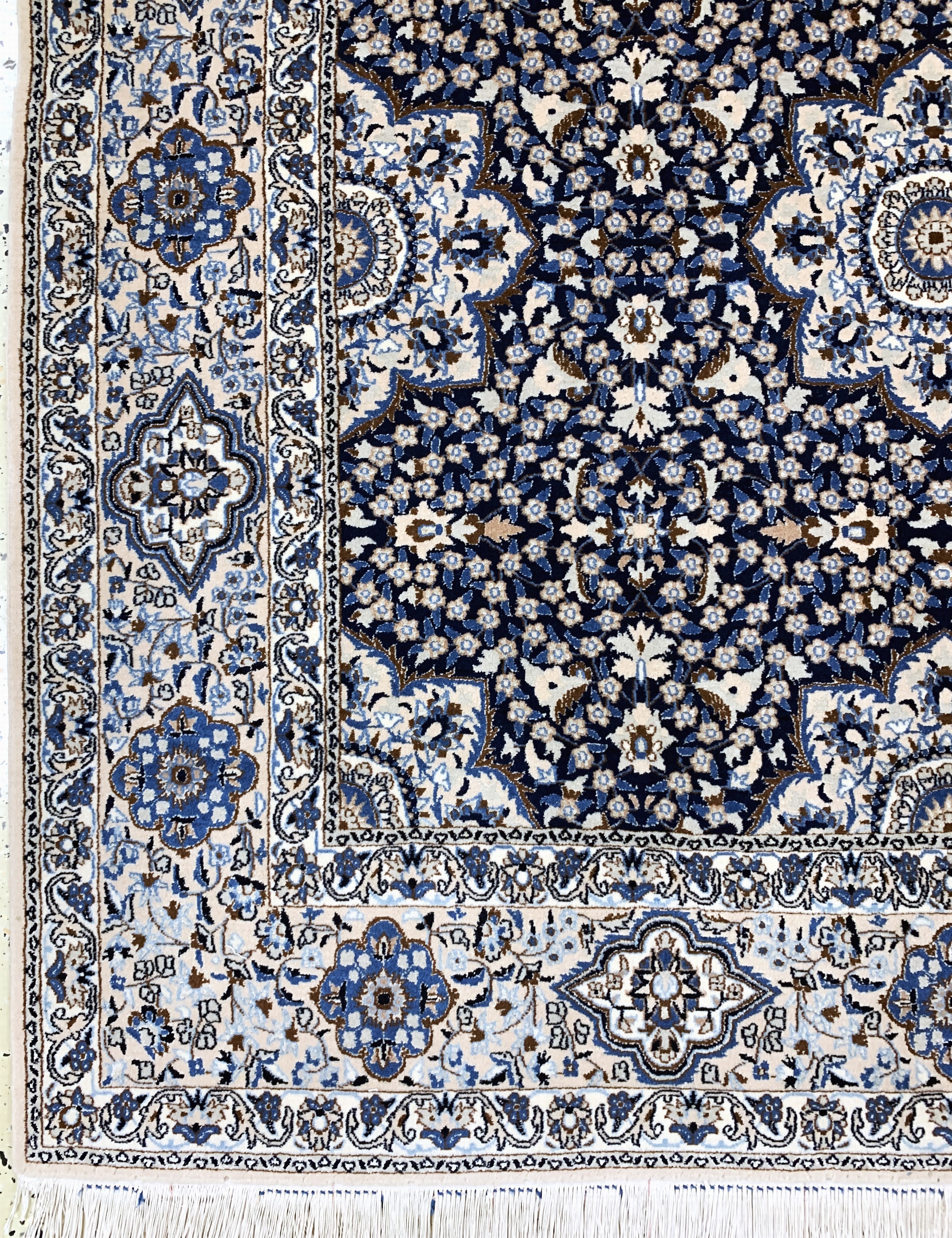 Detail b: Nain fein(9 La), Persien, Ende 20.Jhd, Korkwolle mit Seide, ca. 280 x 170 cm, ca. 500.000 Kn/qm, EHZ: 2