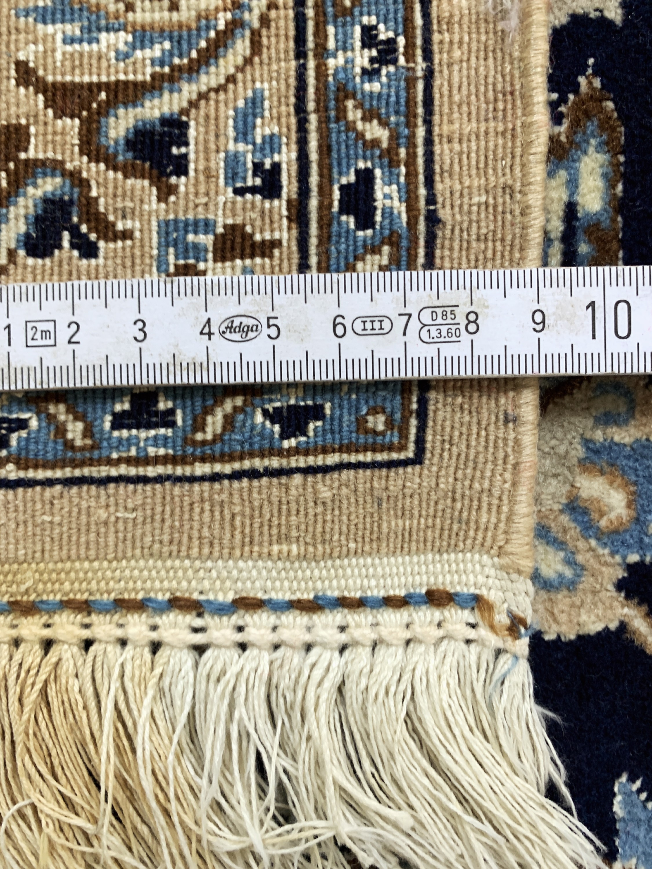 Detail f: Nain fein(9 La), Persien, Mitte 20.Jhd, Korkwolle mit Seide, ca. 265 x 170 cm, ca. 500.000 Kn/qm, Reinigungsbedürftig, EHZ: 2