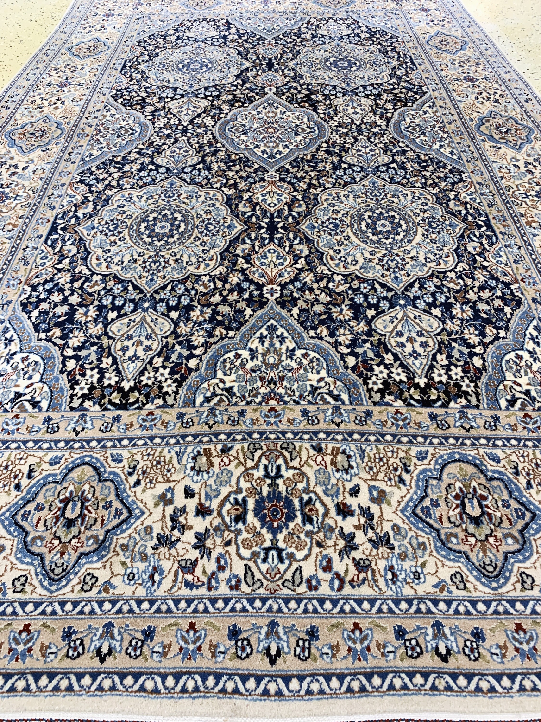 Detail e: Nain fein(9 La), Persien, Ende 20.Jhd, Korkwolle mit Seide, ca. 253 x 155 cm, ca. 500.000 Kn/qm, EHZ: 2