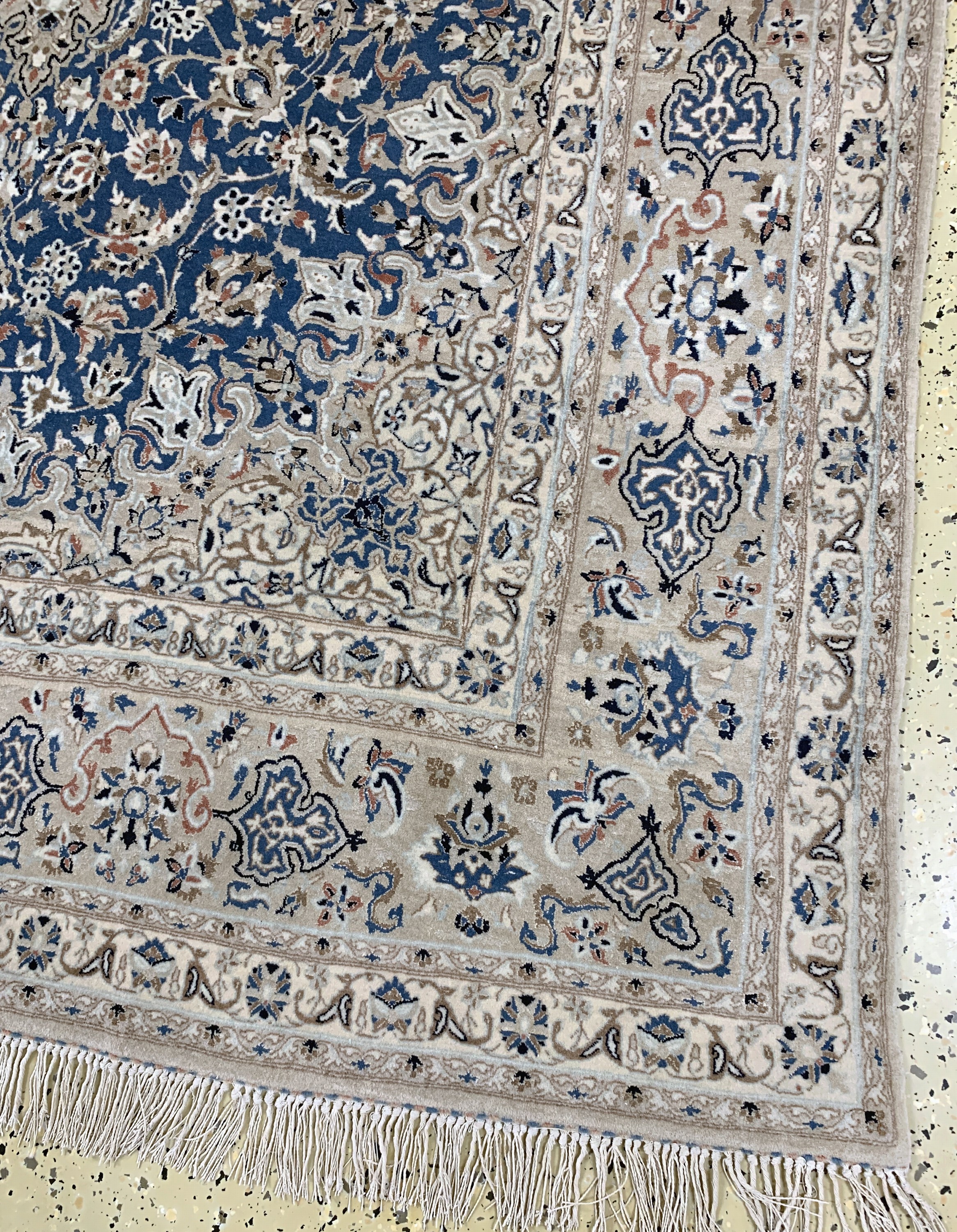 Detail a: Nain"Tudeschk"fein, Persien, Anfang 20.Jhd,Korkwolle mit Seide, ca. 275 x 170 cm, Reinigungsbedürftig, EHZ: 2
