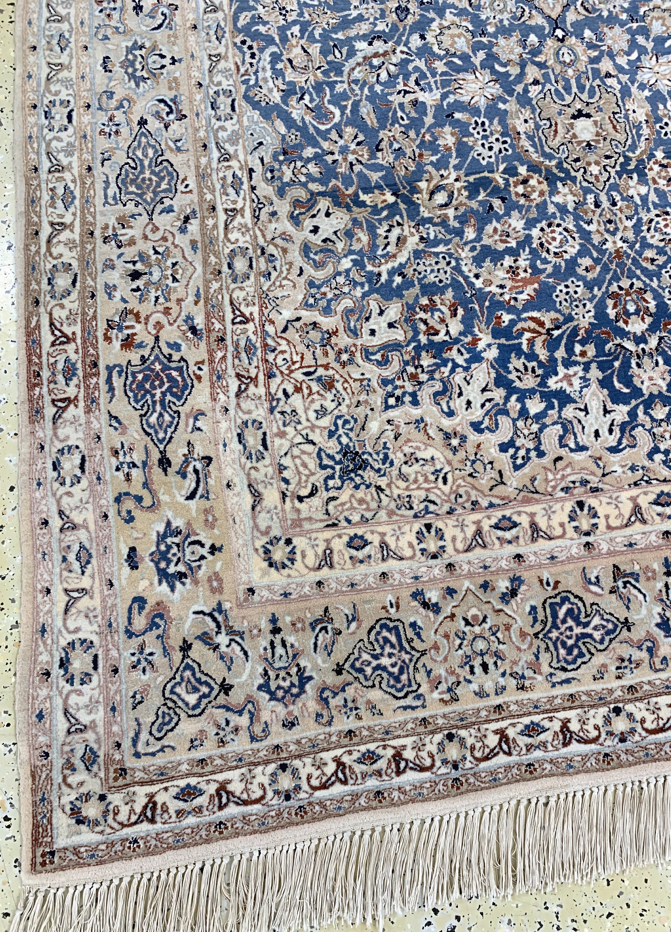 Detail e: Nain"Tudeschk"fein, Persien, Anfang 20.Jhd,Korkwolle mit Seide, ca. 275 x 170 cm, Reinigungsbedürftig, EHZ: 2