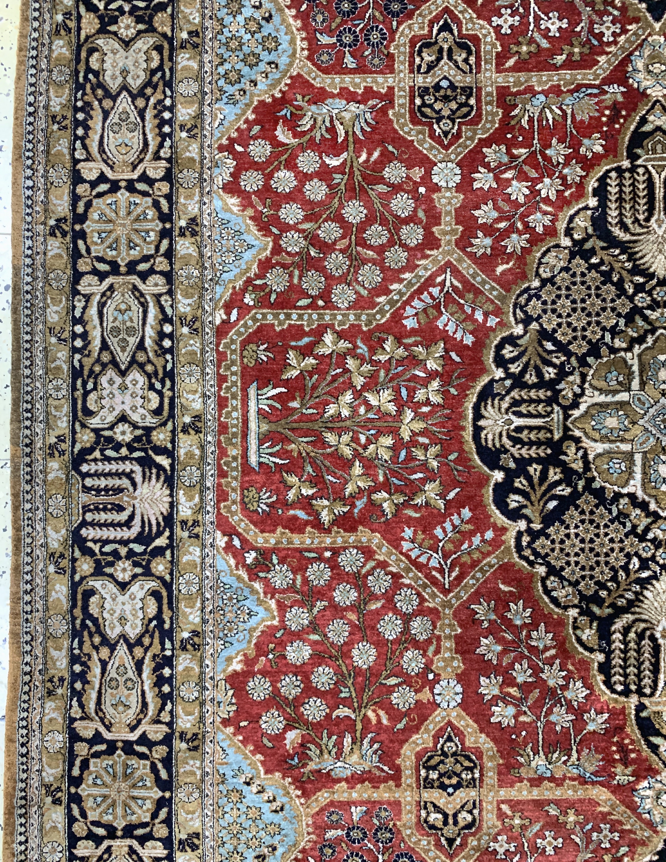 Detail d: Ghom Seide, Persien, Mitte 20.Jhd, reine Naturseide, ca. 283 x 185 cm, EHZ: 2(Fransen erneuert).