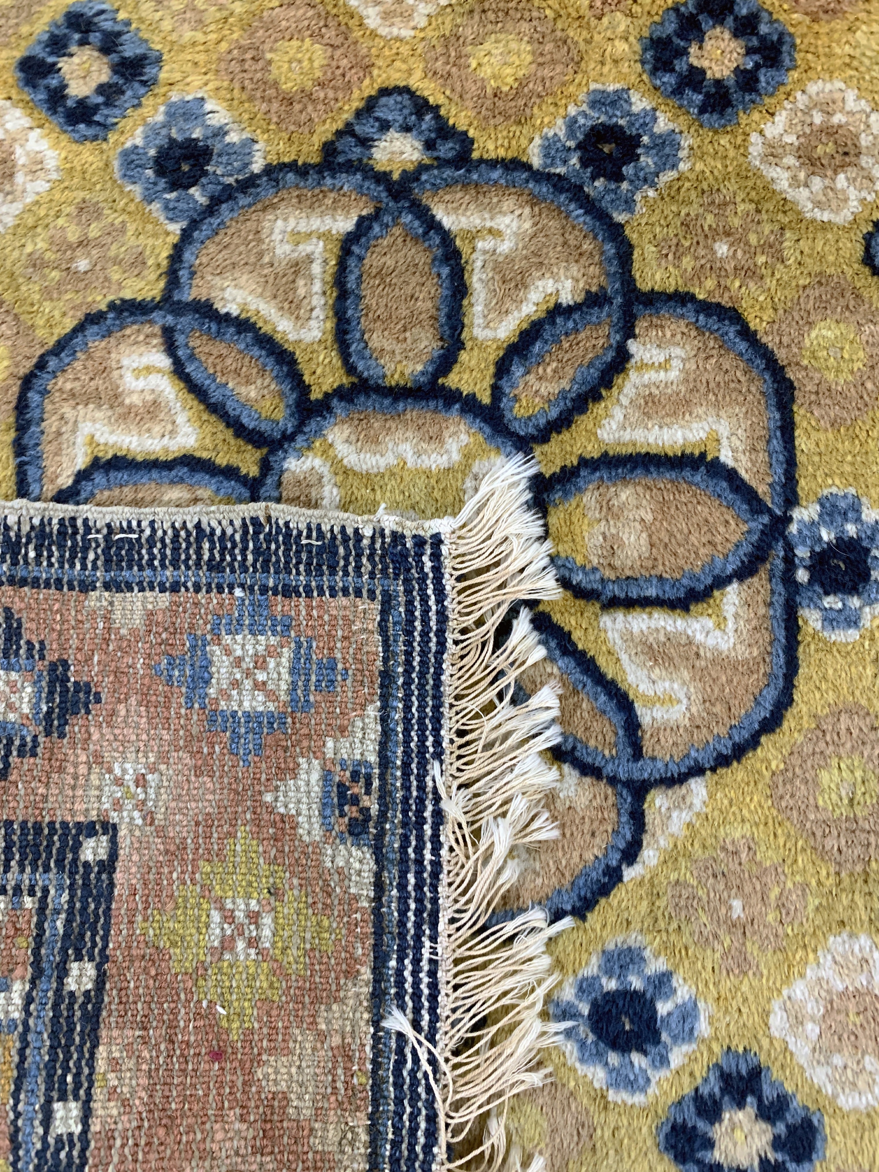 Detail d: Ning-Hsia"Sitzbankteppich", China, 19.Jhd, Wolle auf Baumwolle, ca. 66 x 67 cm, EHZ: 2, (restauriert)