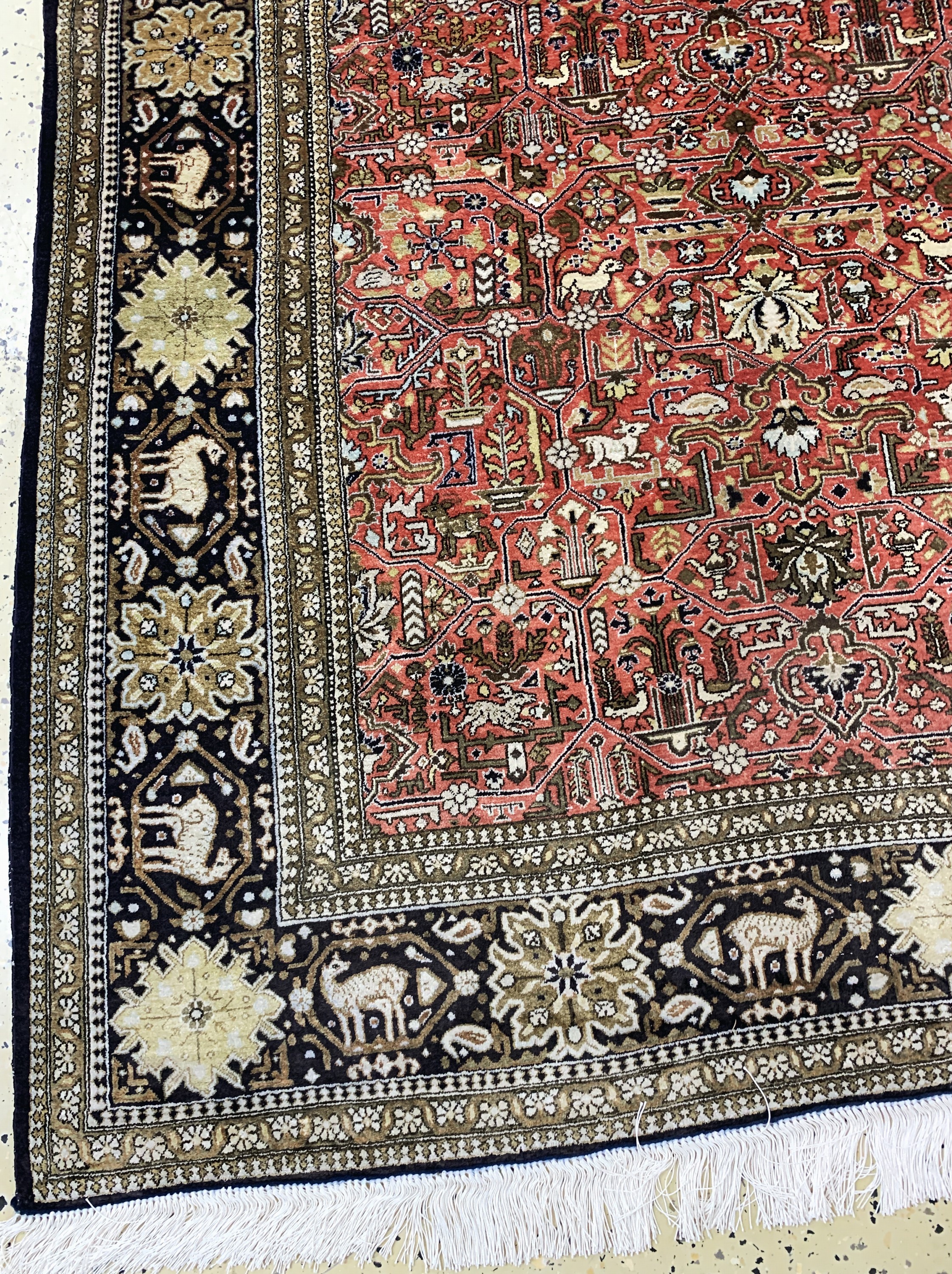Detail c: Ghom Seide, Persien, Mitte 20.Jhd, reine Naturseide, ca. 330 x 233 cm, EHZ: 2, (Fransenerneuert)