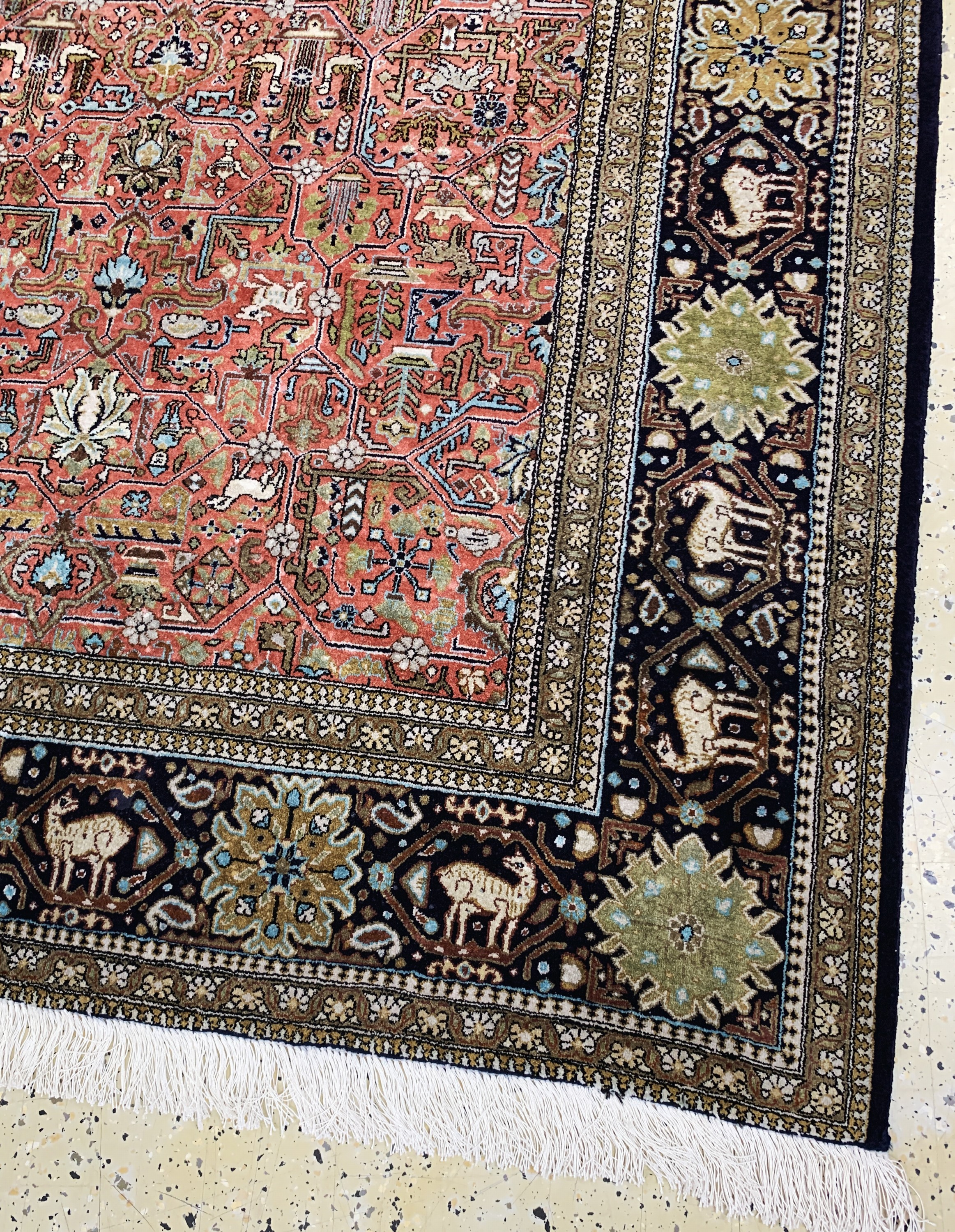 Detail g: Ghom Seide, Persien, Mitte 20.Jhd, reine Naturseide, ca. 330 x 233 cm, EHZ: 2, (Fransenerneuert)