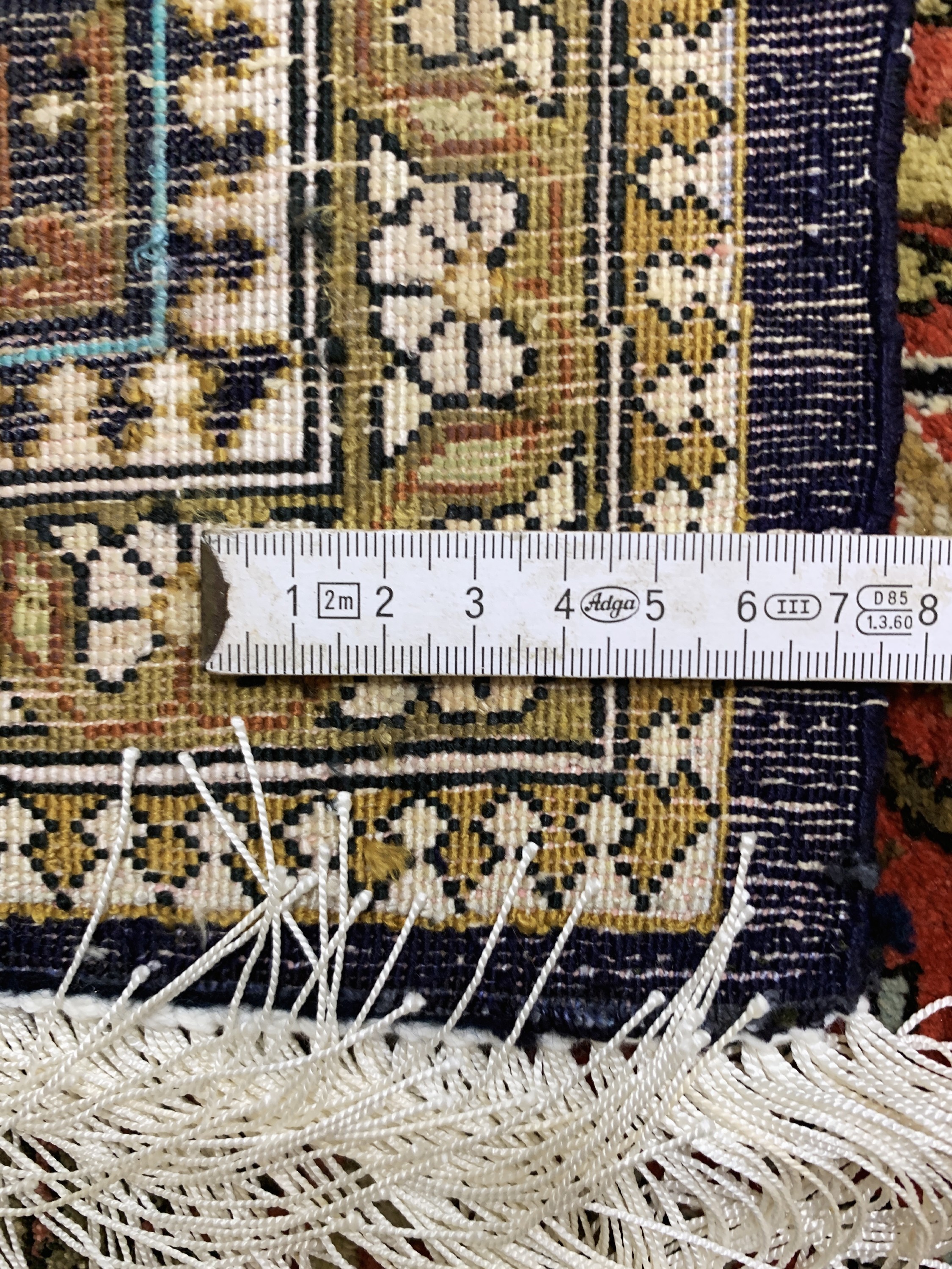 Detail j: Ghom Seide, Persien, Mitte 20.Jhd, reine Naturseide, ca. 330 x 233 cm, EHZ: 2, (Fransenerneuert)