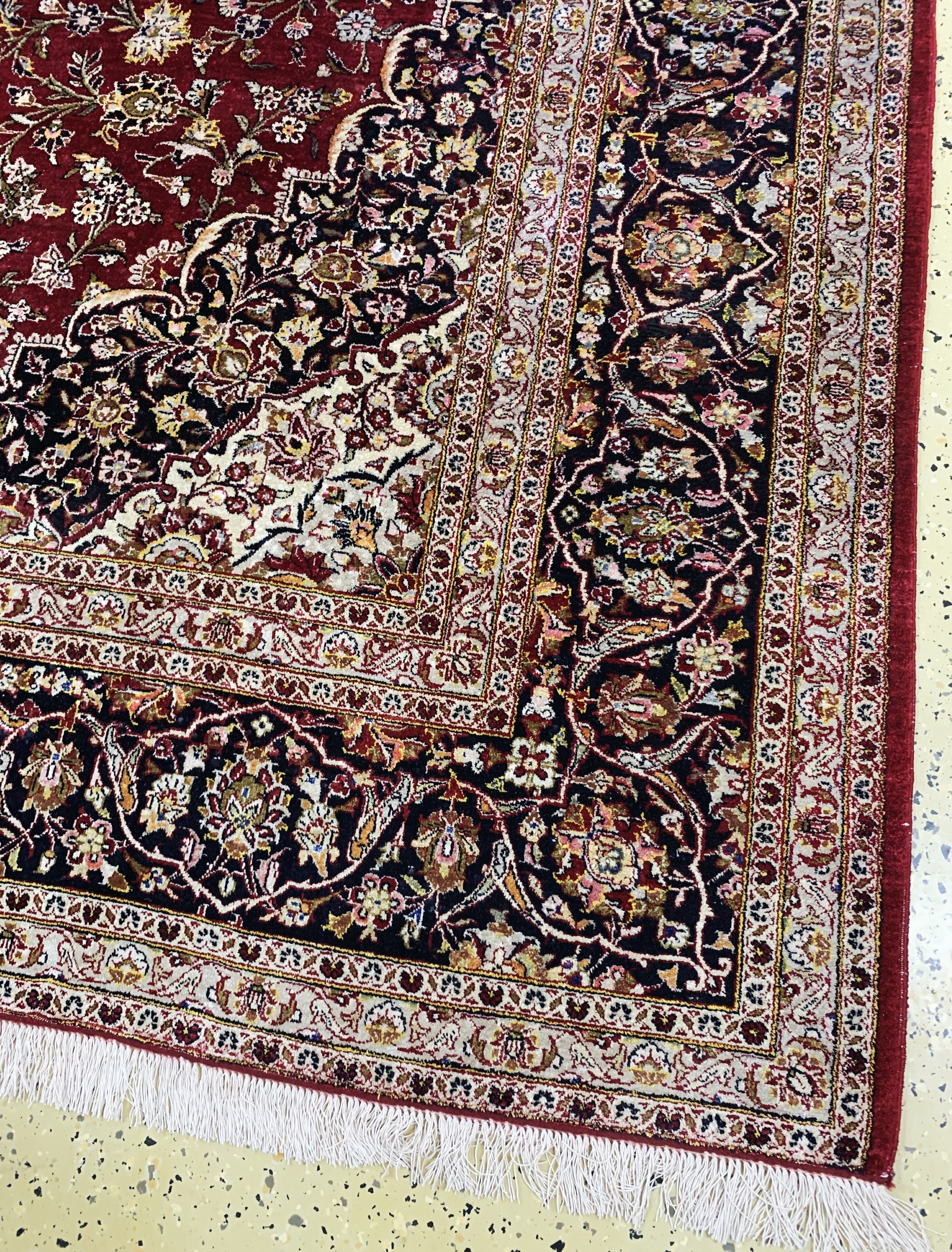 Detail a: Seiden Keschan, Persien, Mitte 20.Jhd, reine Naturseide, ca. 320 x 215 cm, leicht verfärbt, EHZ: 2