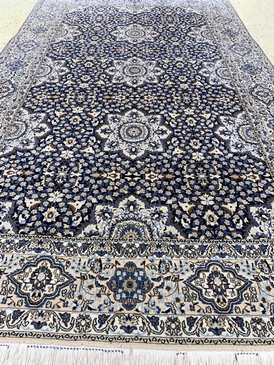 27011257f - Nain fein(9 La), Persien, Ende 20.Jhd, Korkwolle mit Seide, ca. 280 x 170 cm, ca. ...