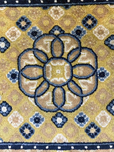 27011276c - Ning-Hsia´Sitzbankteppich´, China, 19.Jhd, Wolle auf Baumwolle, ca. 66 x 67 cm, EHZ: 2, ...