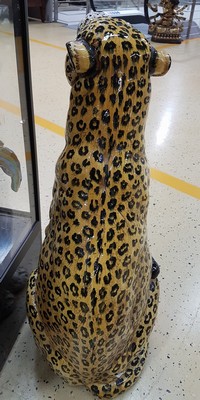 27011278g - Zwei lebensgroße Geparden, Italien, Keramik, wohl 1970er Jahre, handbemalt, H. 92/97 ...