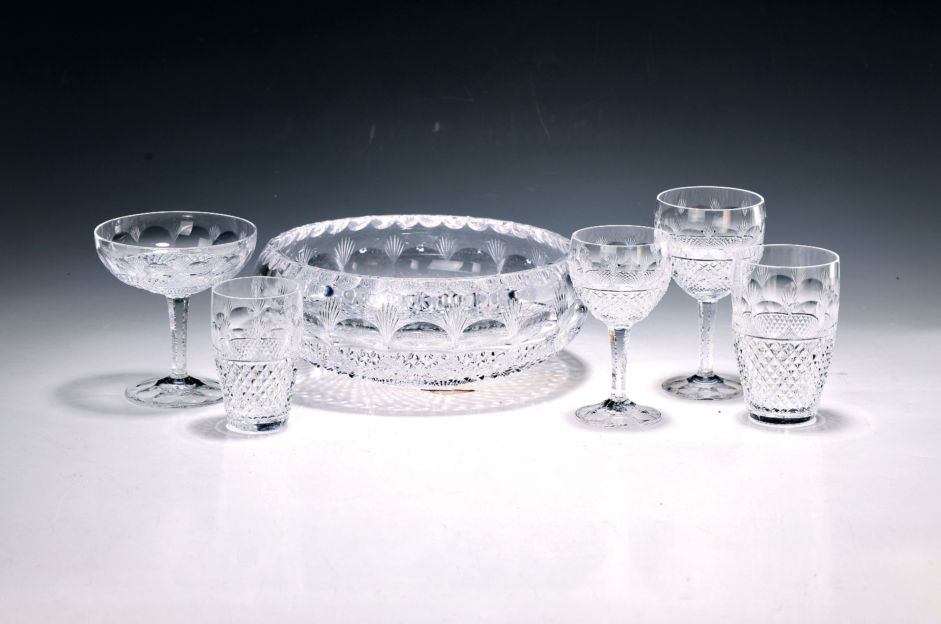 Image 27011449 - Umfangreiches Kristallglasservice ´Gilbert´, Entw. Tiffany & Co., USA, nach 1974, ...