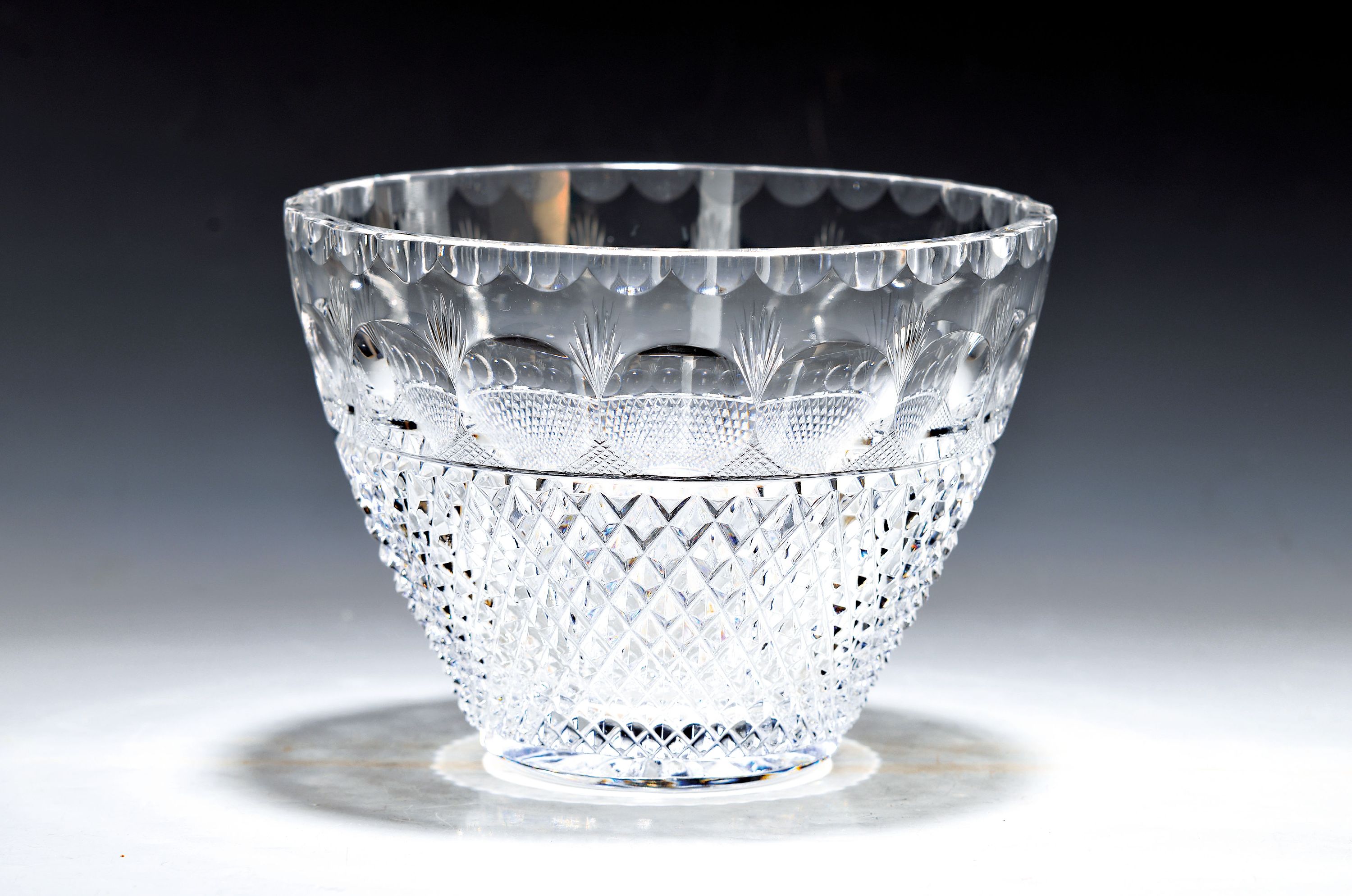Detail a: Umfangreiches Kristallglasservice "Gilbert", Entw. Tiffany & Co., USA, nach 1974, farbloses Kristallglas, geschliffen und geschnitten, 8 ...