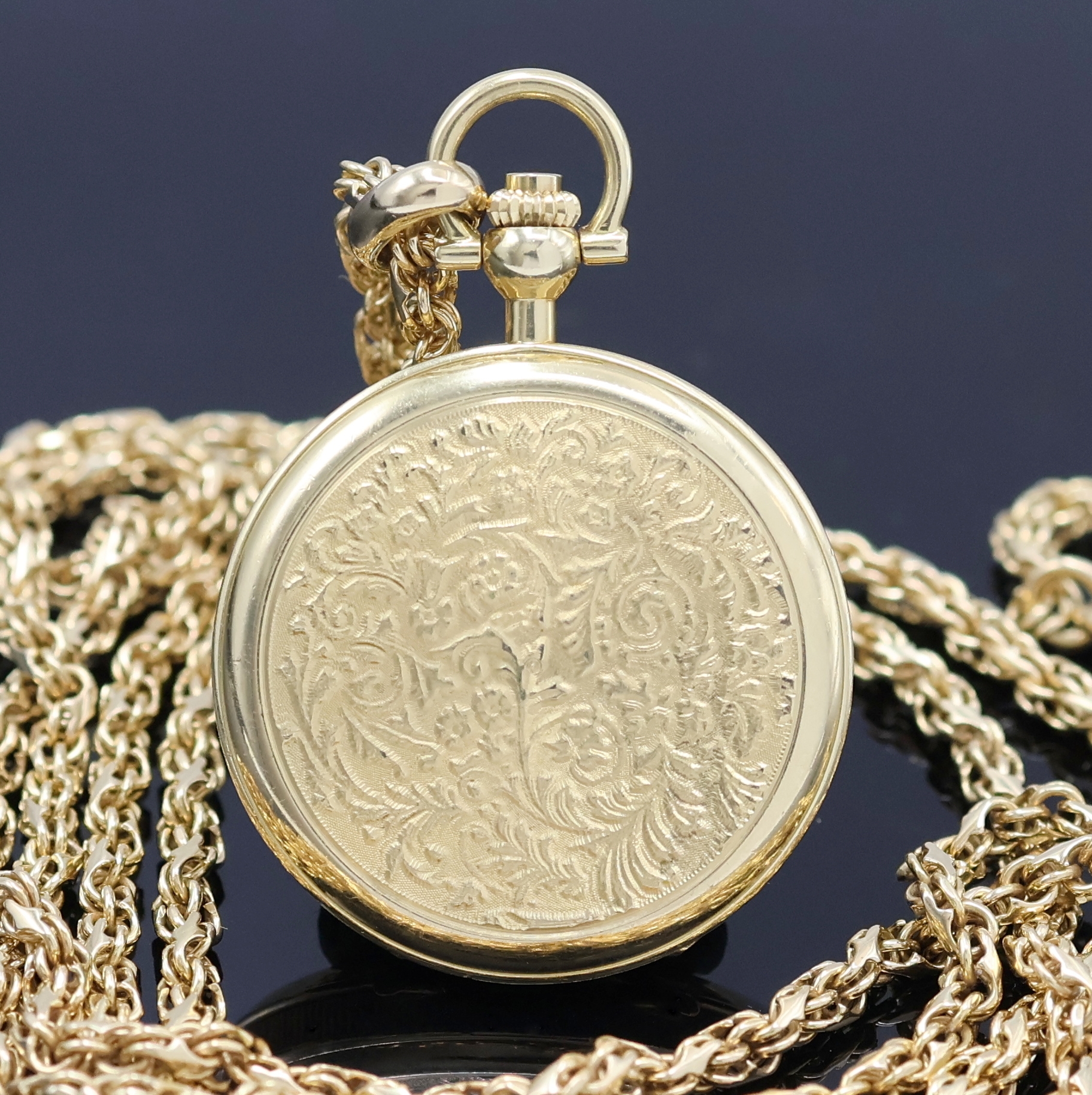 Detail b: CHOPARD kleine Damensavonette in GG 750/000 Referenz 3022 an GG 750/000 Kette, Schweiz um 1990, Handaufzug, fein graviertes Geh., Münzrand, weißes ...