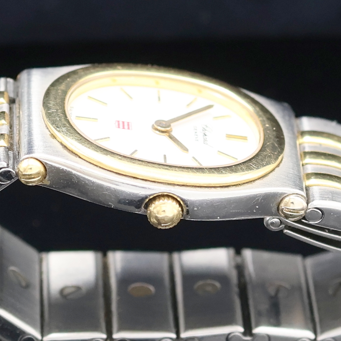 Detail d: CHOPARD Damenarmbanduhr Monte-Carlo Referenz 8034, Schweiz um 1995, quarz, Edelstahl/Gold kombiniert inkl. Gliederband m. dopp. Faltschließe, Boden ...