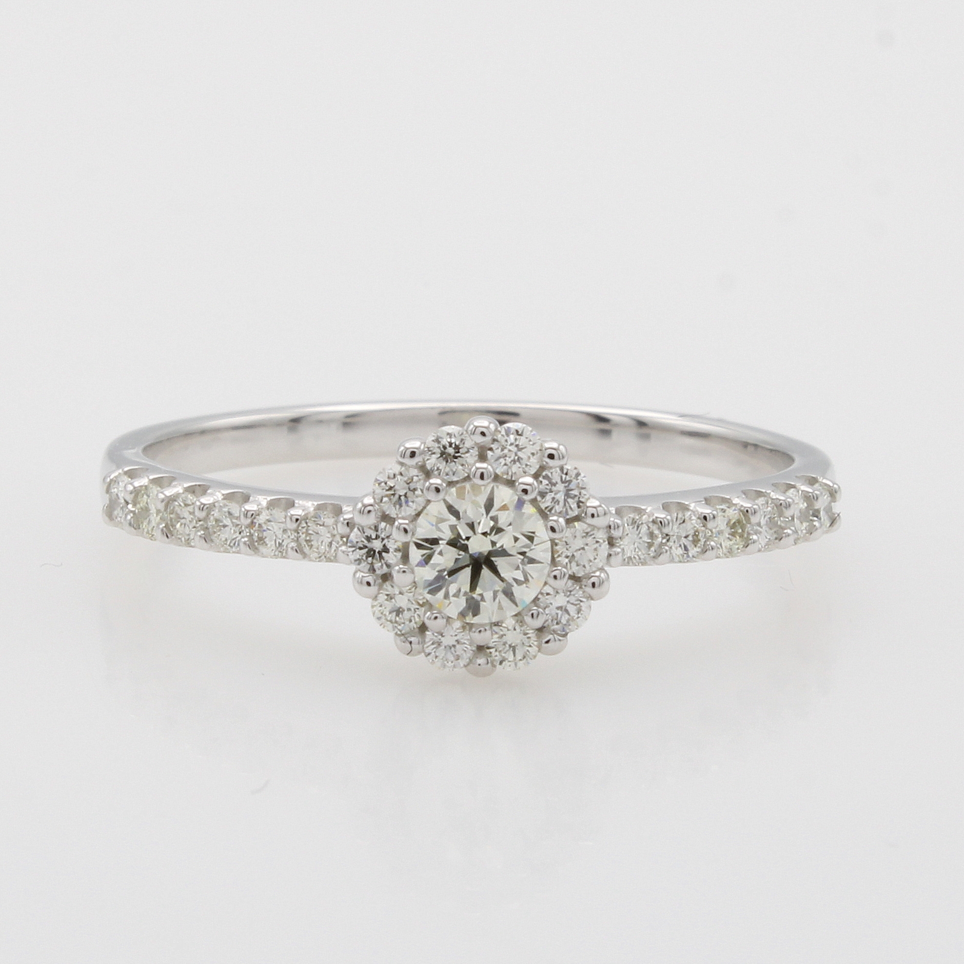 Image 27011508 - Ring mit Brillanten, WG 585/000, runder Ringkopf u. Ringschultern bes. m. Brill. zus. ...