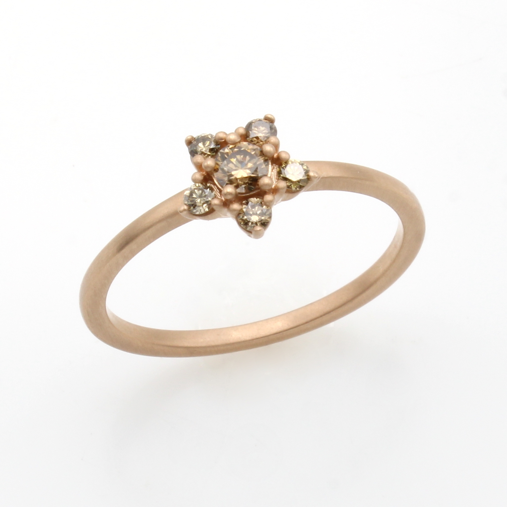 Image 27011513 - Ring mit Brillanten, RG 585/000, z.T. matt. , sternförm., 6 Brill. zus. ca. 0.25 ct ...