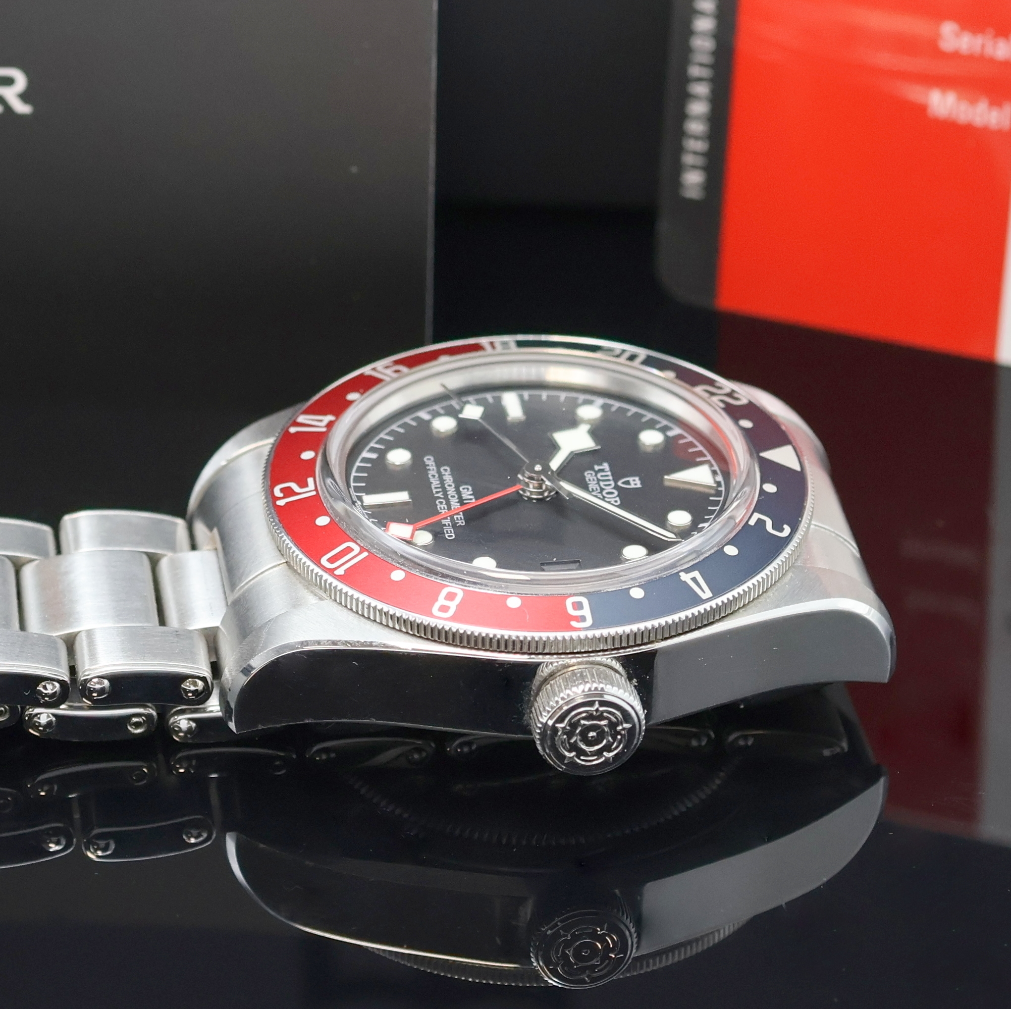 Detail c: TUDOR Black-Bay GMT Chronometer Herrenarmbanduhr Referenz 79830RB, Schweiz verk. lt. beil. Pap. 03/2020, Automatik, Edelstahlgeh. inkl. orig. ...