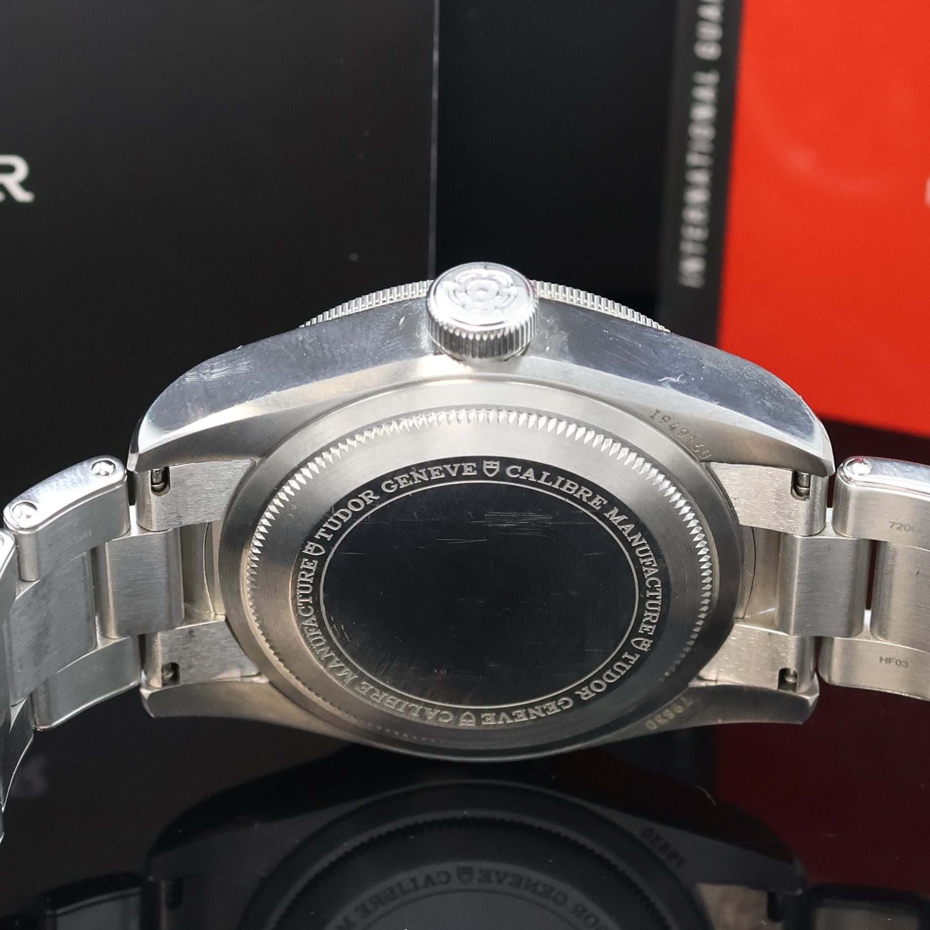 Detail d: TUDOR Black-Bay GMT Chronometer Herrenarmbanduhr Referenz 79830RB, Schweiz verk. lt. beil. Pap. 03/2020, Automatik, Edelstahlgeh. inkl. orig. ...