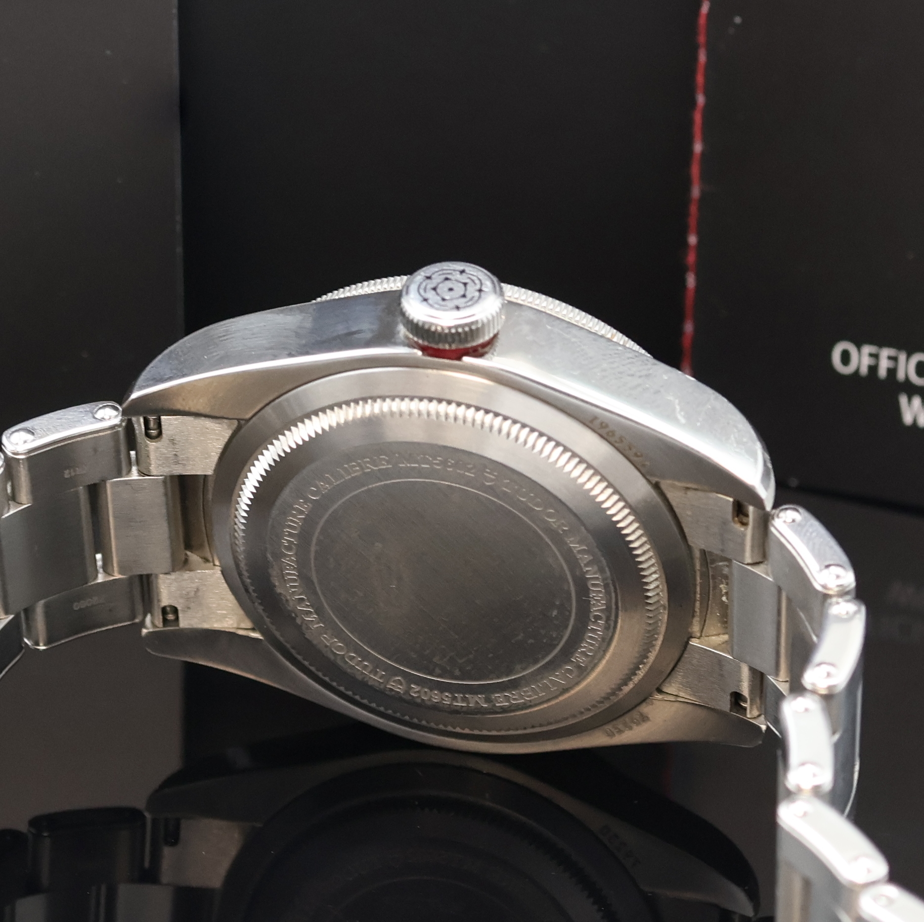 Detail d: TUDOR Black-Bay Chronometer Herrenarmbanduhr Referenz 79230, Schweiz lt. beil. Pap. verk. 04/2020, Automatik, Edelstahlgeh. inkl. orig. Gliederband ...