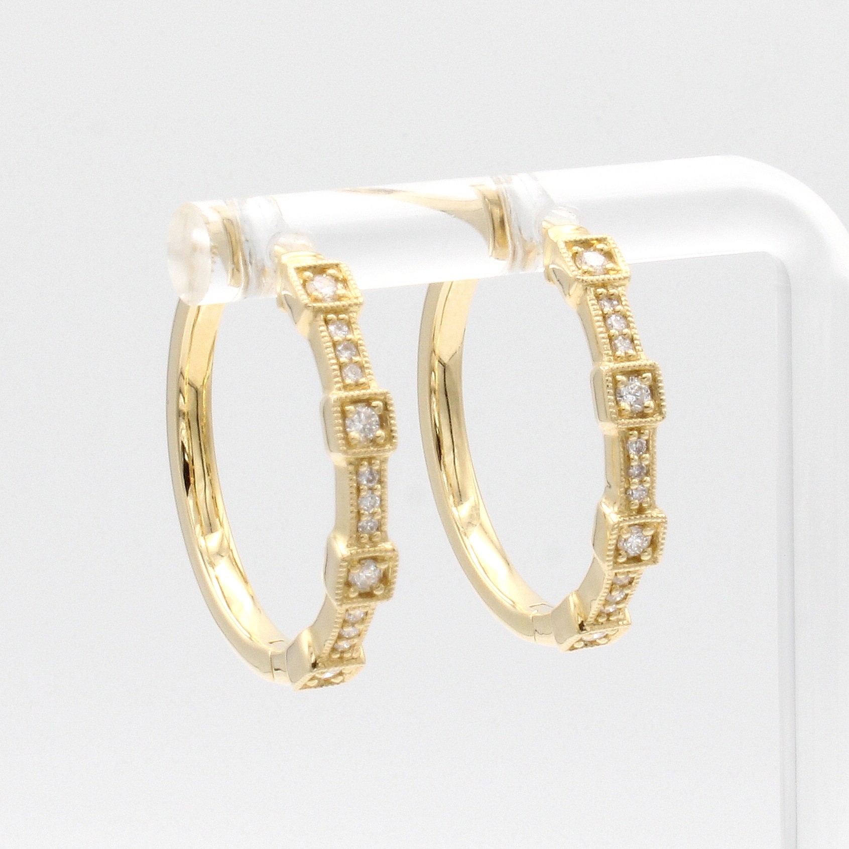 Image 27011543 - Paar Klappcreolen mit Brillanten, GG 585/000, 26 Brill. z.T. in carréeförm. Elementen ...