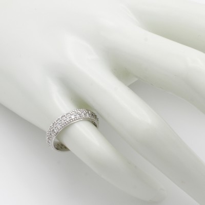 27011514b - Ring mit Brillanten, WG 585/000, Schiene rundum bes. m. Brill. zus. ca. 1 ct Weiß/p, ...