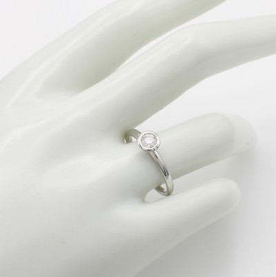 27011518b - Ring mit Brillantsolitär, WG 585/000, Brill. in Zargenfassung ca. 0.30 ct Weiß/si, RW ...