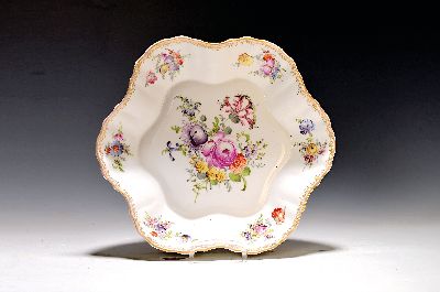Image Große Schale, wohl Dresden, um 1900, sechspassige Form, außen und innen mit ...