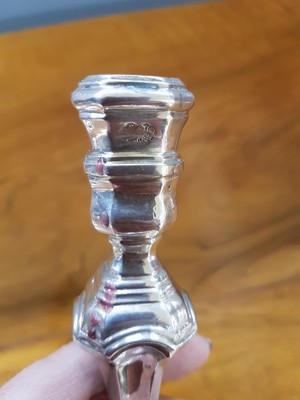 27011677e - Barockes Leuchterpaar, Frankfurt a.M., Mitte 18.Jh., Silber, godroniert, Marken ...