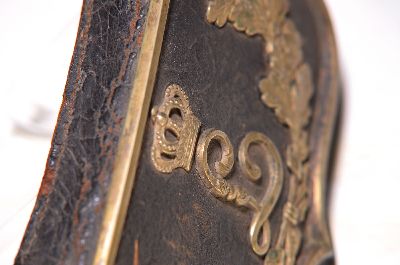 27011683b - Kartuschkasten, Hessen Darmstadt, 20. Jh., Leder bezogen, gekröntes L über Lorbeer- ...