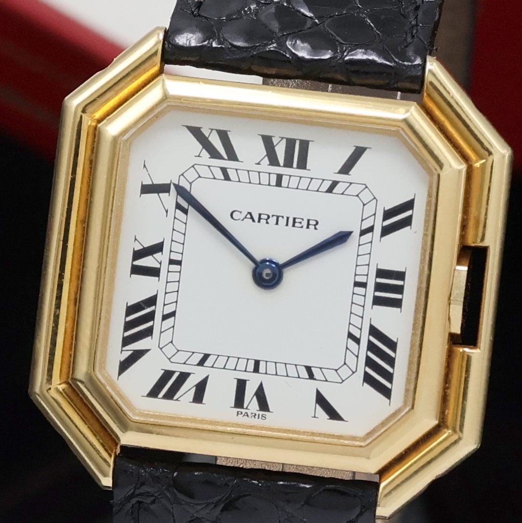 Detail a: CARTIER Paris seltene, große Armbanduhr Ceinture "Jumbo", Automatik, Frankreich/Schweiz um 1970, Boden seitl. 4- fach verschr., orig. ...