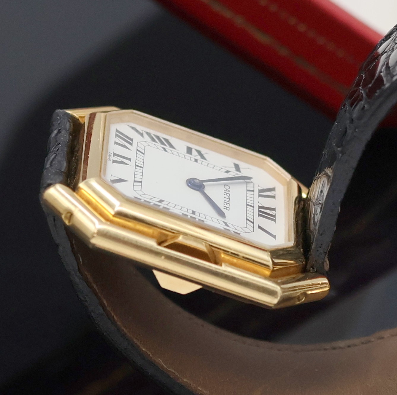 Detail d: CARTIER Paris seltene, große Armbanduhr Ceinture "Jumbo", Automatik, Frankreich/Schweiz um 1970, Boden seitl. 4- fach verschr., orig. ...