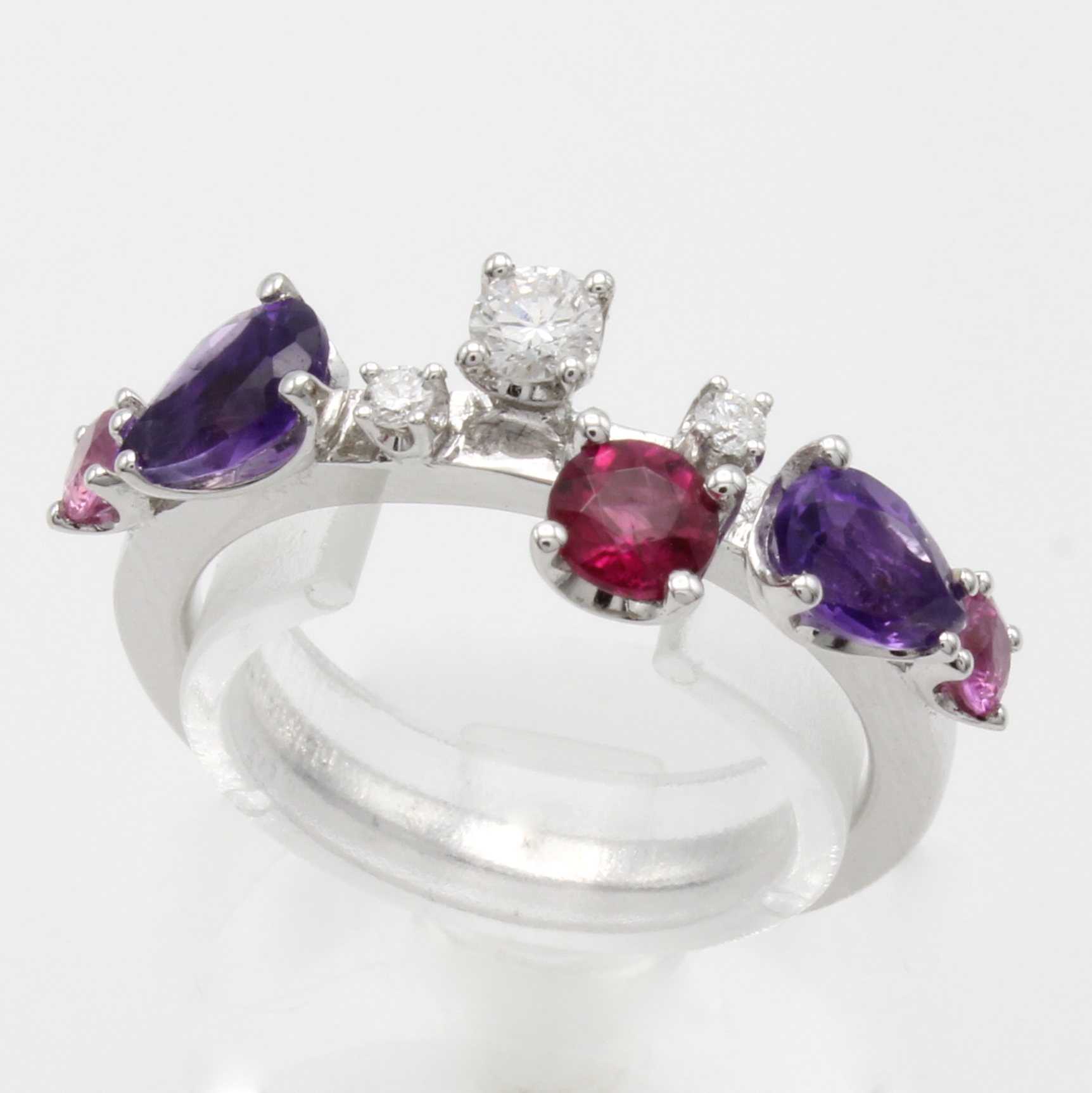 Image 27011749 - Ring mit Farbsteinen und Brillanten, WG 750/000, 3 Brill. zus. ca. 0.16 ct feines ...