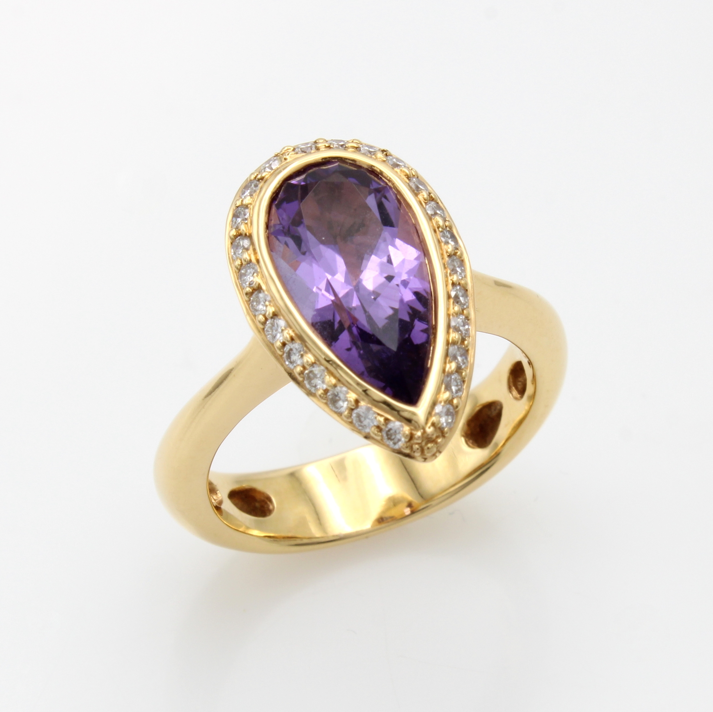 Image 27011765 - Massiver Ring mit Amethyst und Brillanten, GG 750/000, Amethysttropfen ca. 2.62 ct und ...