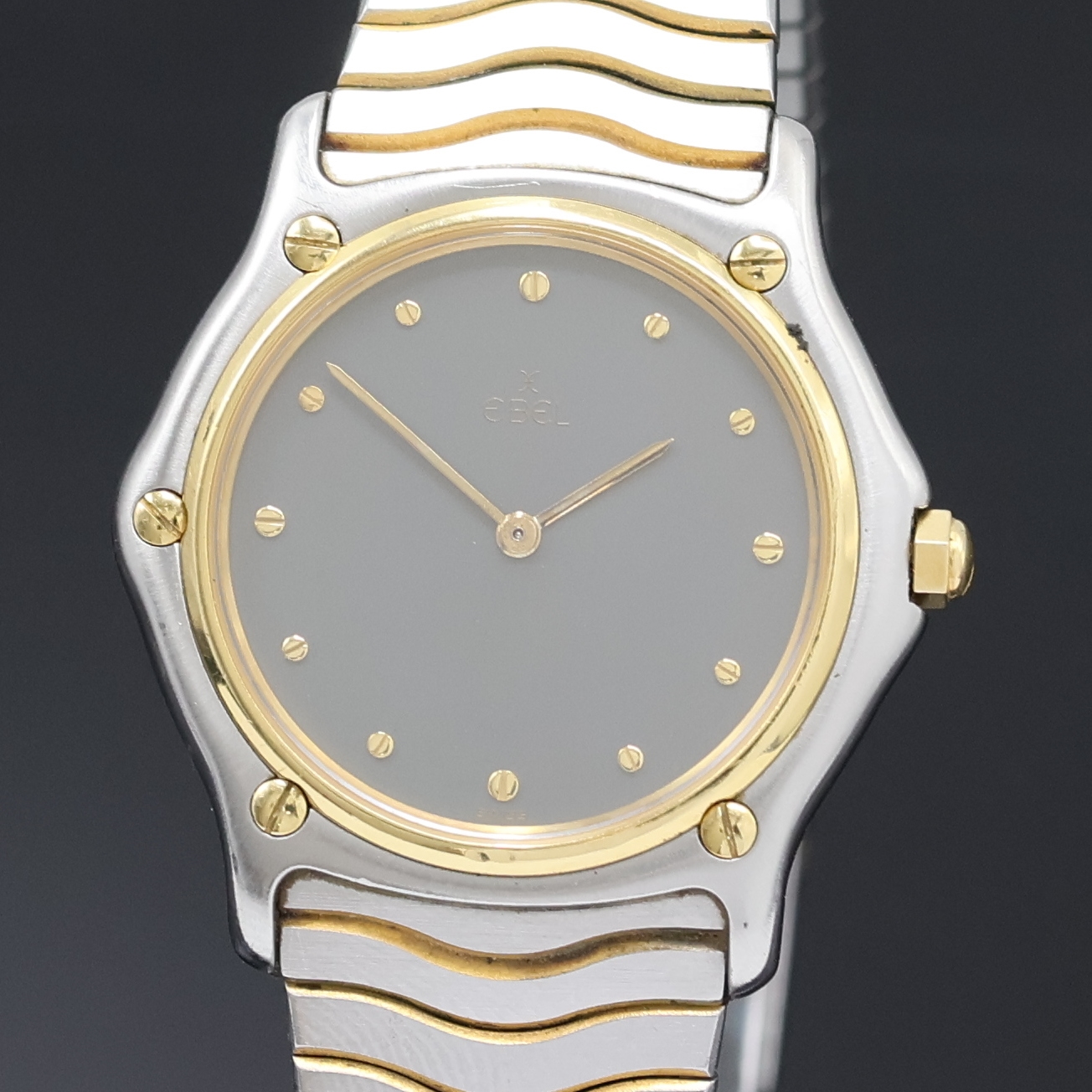 Detail a: EBEL Damenarmbanduhr Classic Wave Referenz 181909, Schweiz um 1980, quarz, Stahl/Gold kombiniert inkl. Wellengliederband m. Faltschl., Lünette gegen ...
