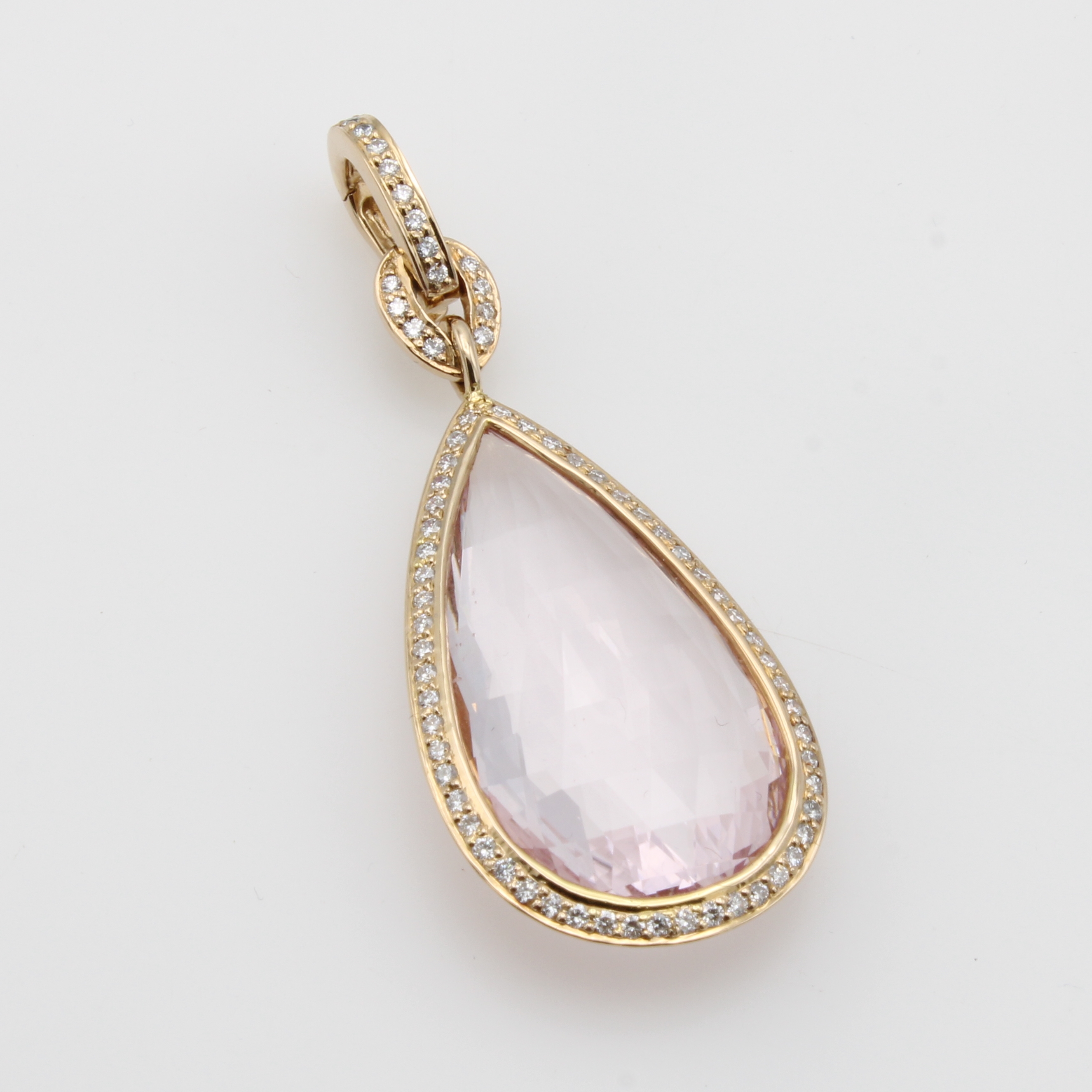 Image 27011806 - Anhänger mit Morganit und Brillanten, RG 750/000, tropfenförm. Morganit im Schachbrett ...