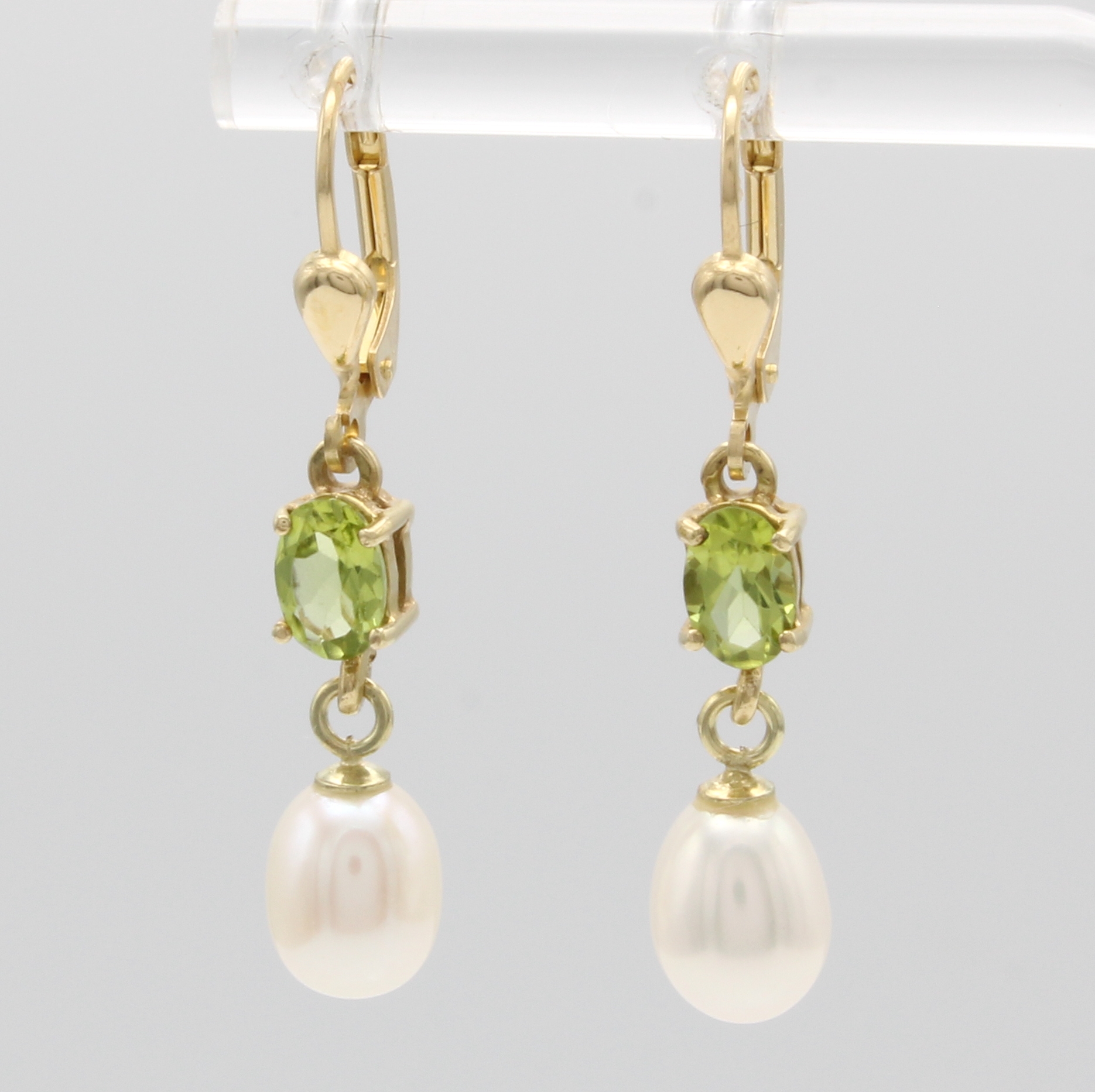 Image 27011825 - Paar Ohrgehänge mit Peridots und Süßwasser- zuchtperlen, GG 585/000, 2 ovale ...