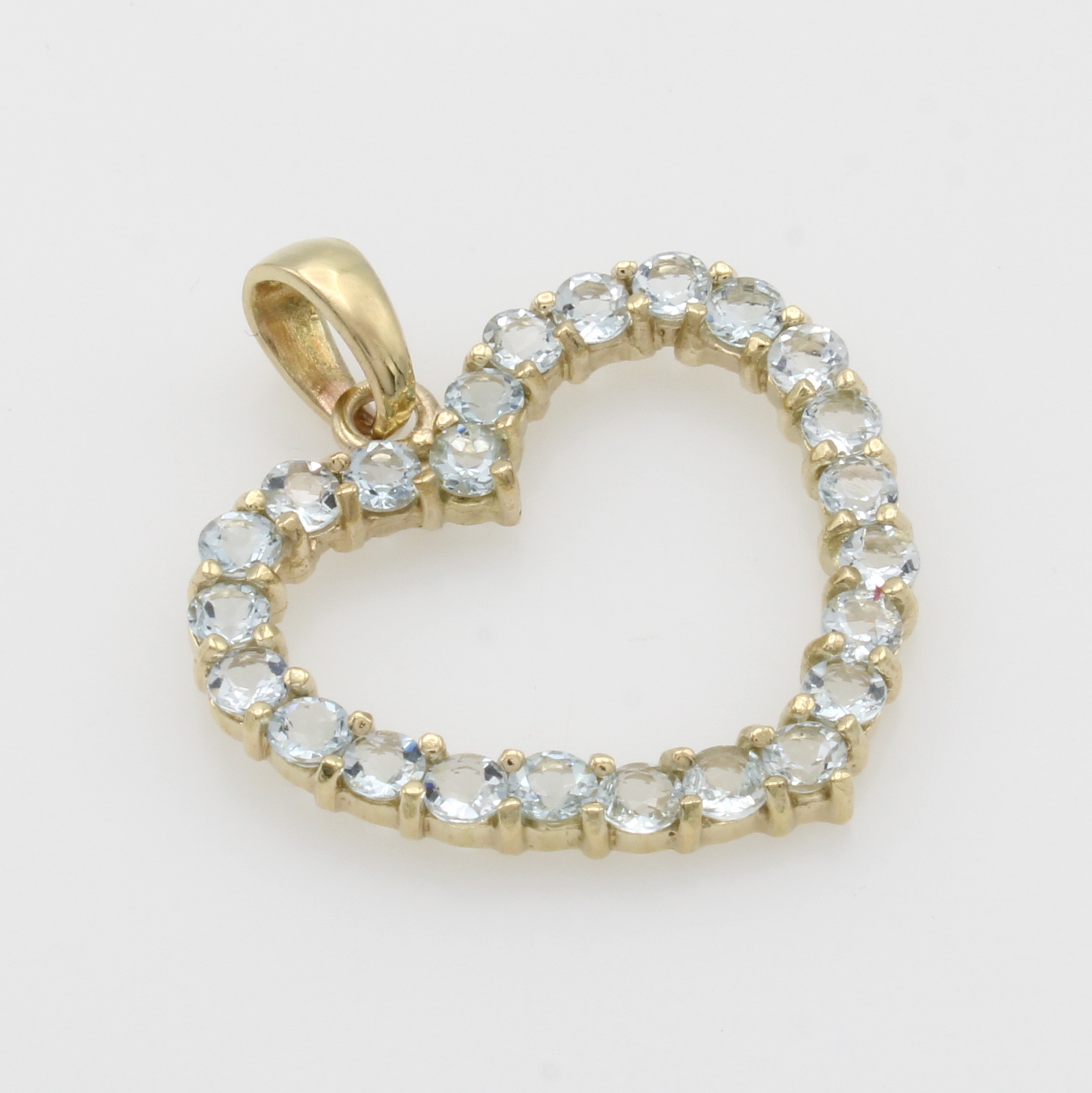 Image 27011855 - Herzanhänger mit Aquamarinen, GG 585/000, Aquam. in Krappenfassungen, offen gearb. ...