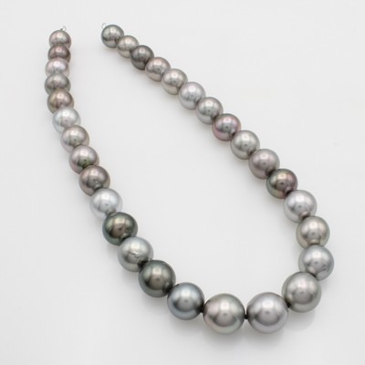 27011814a - Tahitiperlstrang, Perlen verlaufend v. 12.1-14.7 mm, silbergraue, peacockfarb. und ...
