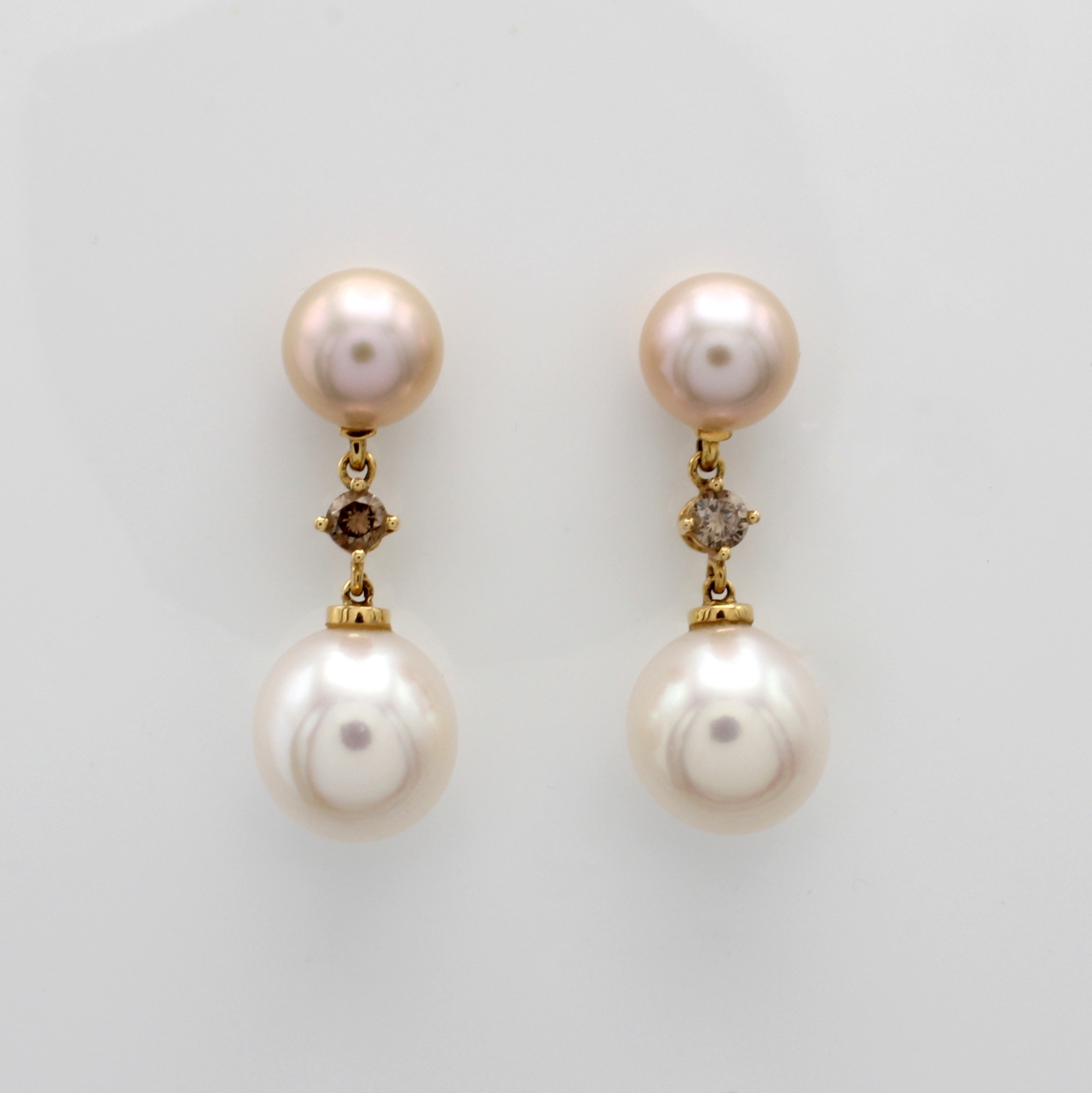 Image 27011958 - Paar Ohrgehänge mit Südseeperlen, Akoyaperlen und Brillanten, RG 750/000, 2 Brill. ...
