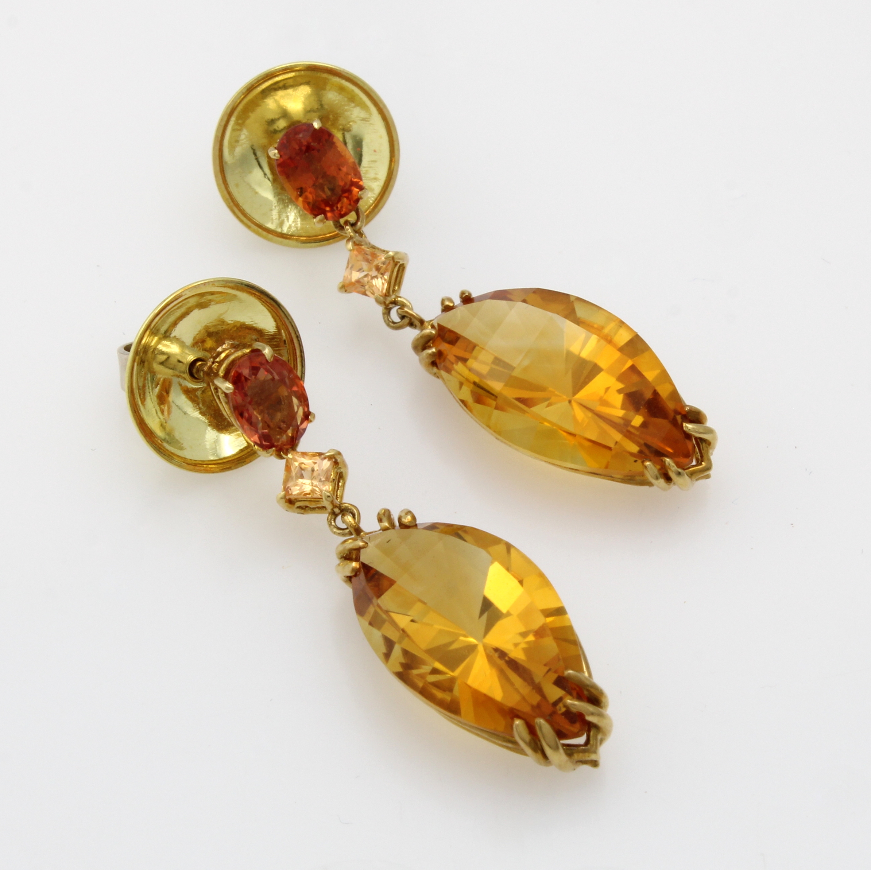 Image 27012088 - Paar Ohrgehänge mit Citrinen, Saphiren und Mandaringranaten, GG 750/000, 2 Citrine im ...